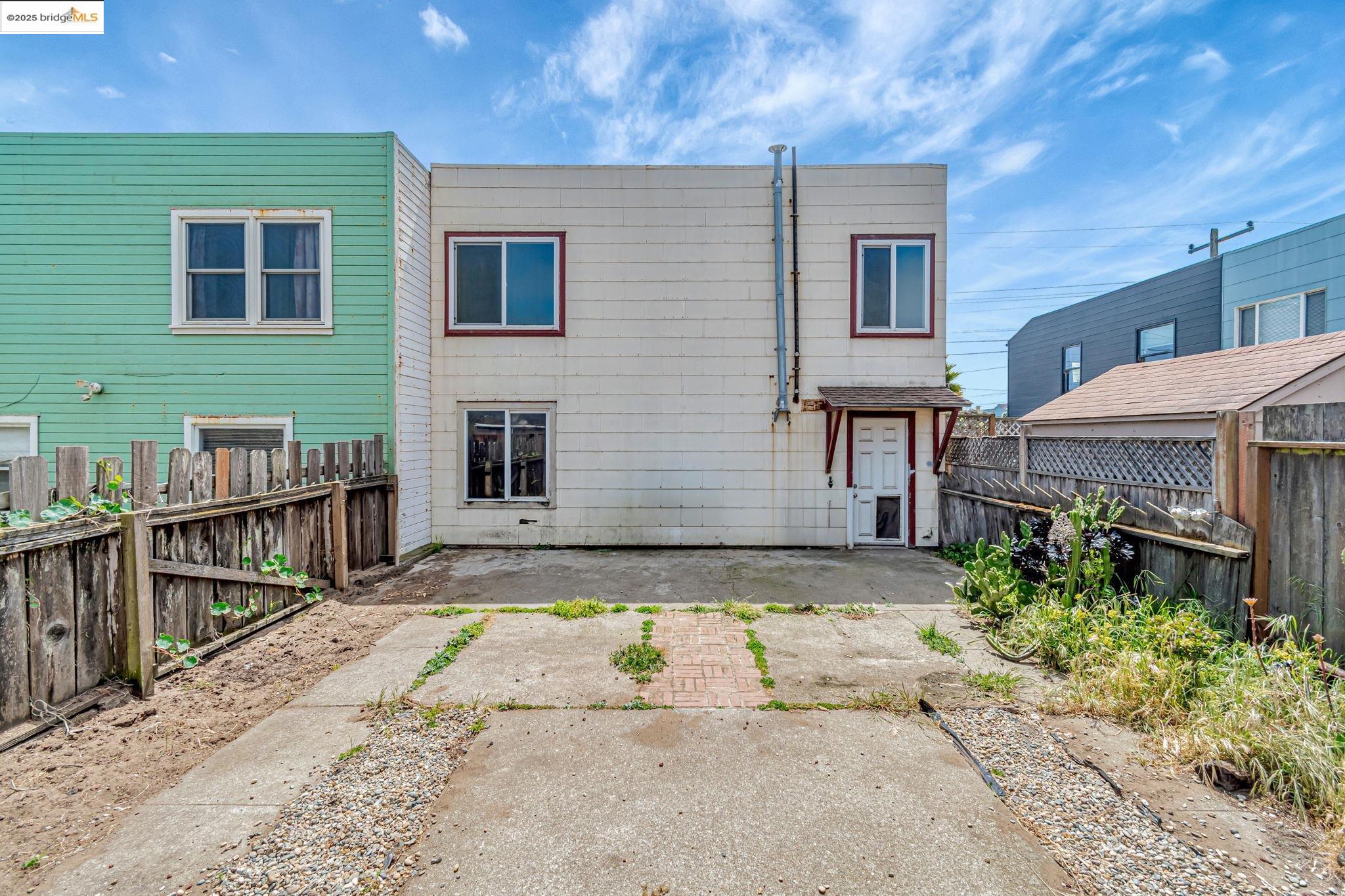 4040 Ortega St, San Francisco, California 94122, 2 Bedrooms Bedrooms, 4 Rooms Rooms,2 BathroomsBathrooms,Residential,For Sale,4040 Ortega St,41096704