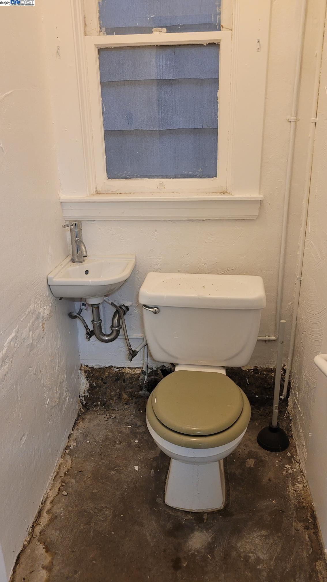 71 Blake St, San Francisco, California 94118, 1 Bedroom Bedrooms, 4 Rooms Rooms,1 BathroomBathrooms,Residential,For Sale,71 Blake St,41096705
