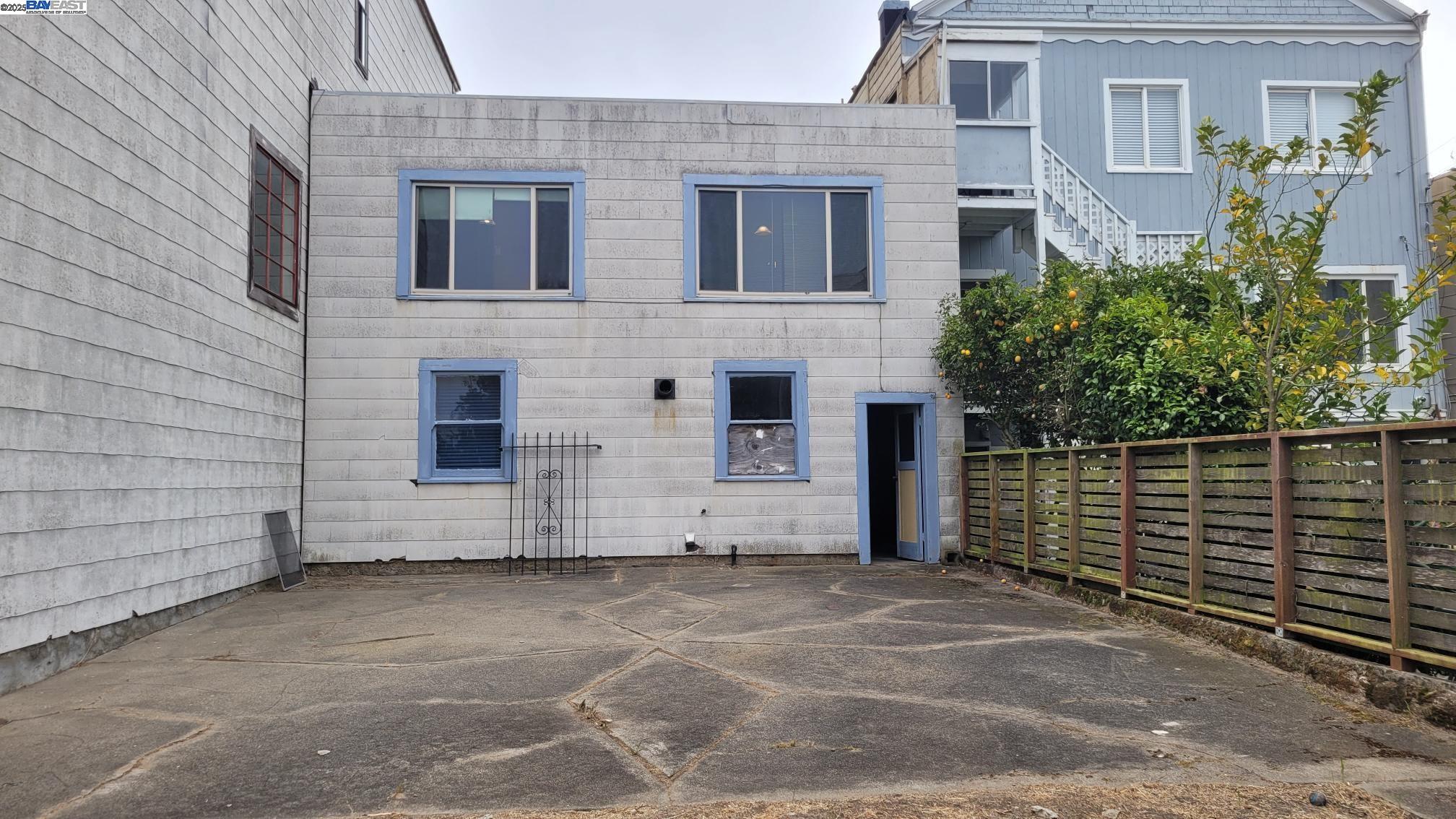 71 Blake St, San Francisco, California 94118, 1 Bedroom Bedrooms, 4 Rooms Rooms,1 BathroomBathrooms,Residential,For Sale,71 Blake St,41096705