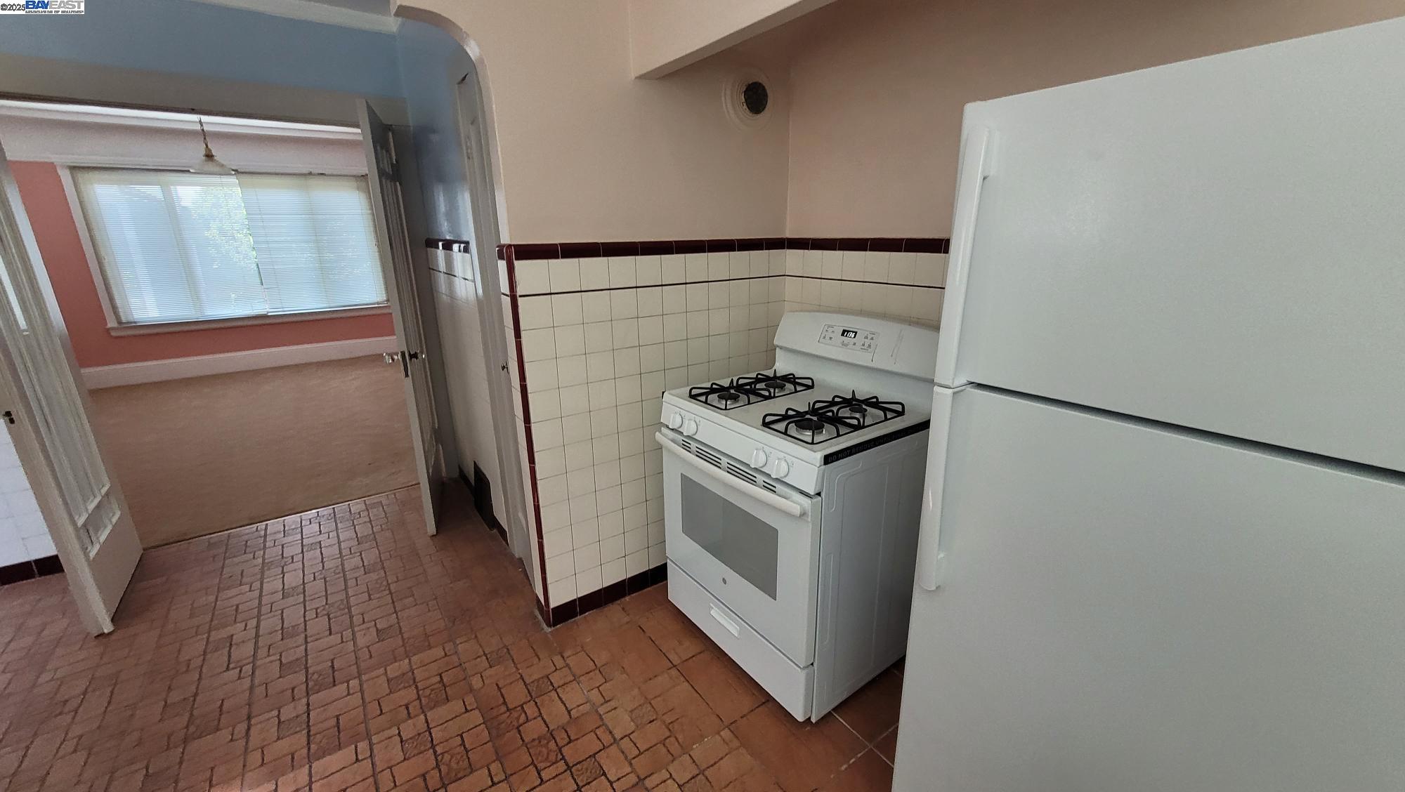 71 Blake St, San Francisco, California 94118, 1 Bedroom Bedrooms, 4 Rooms Rooms,1 BathroomBathrooms,Residential,For Sale,71 Blake St,41096705