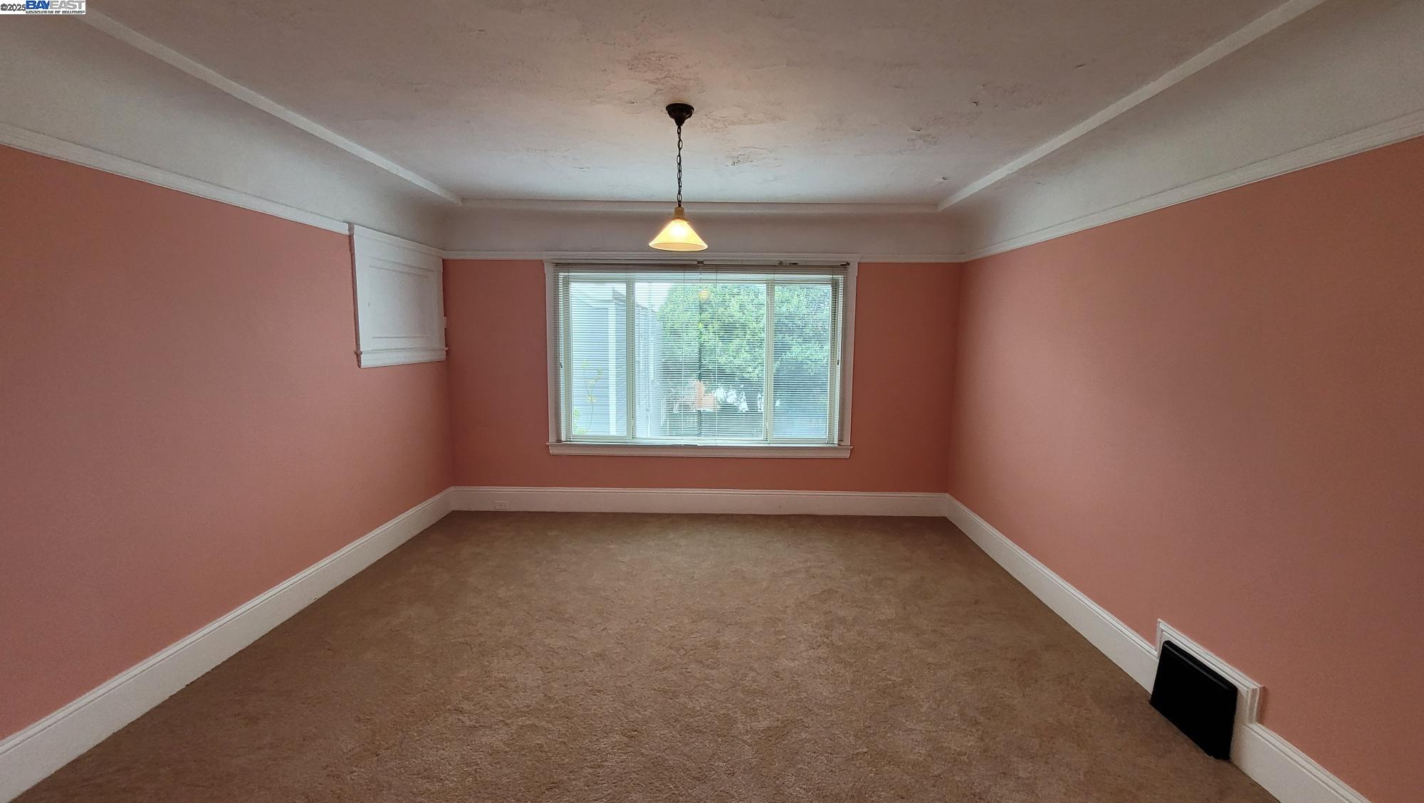 71 Blake St, San Francisco, California 94118, 1 Bedroom Bedrooms, 4 Rooms Rooms,1 BathroomBathrooms,Residential,For Sale,71 Blake St,41096705