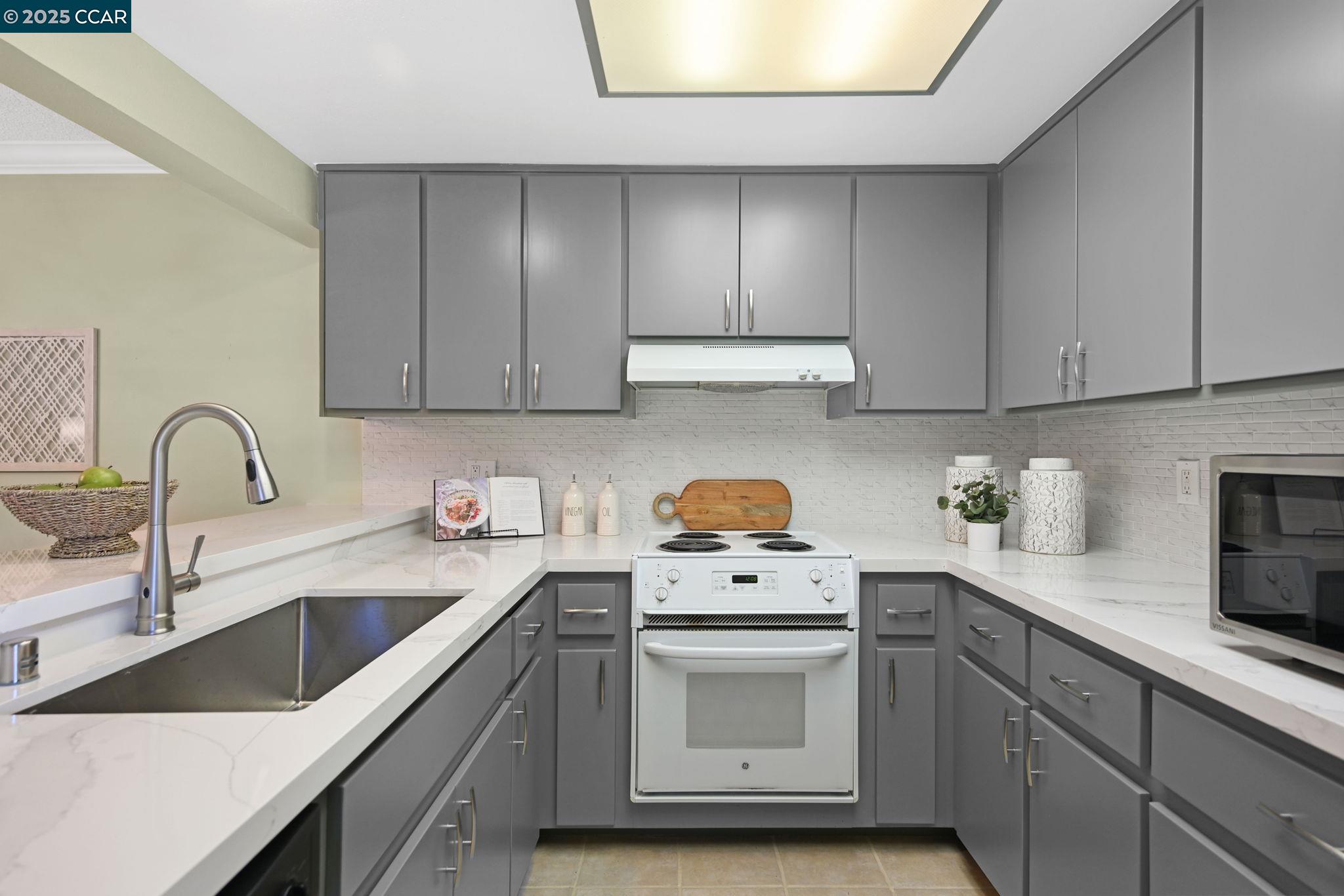 1116 Running Springs Rd # 2, Walnut Creek, California 94595, 2 Bedrooms Bedrooms, 6 Rooms Rooms,1 BathroomBathrooms,Residential,For Sale,1116 Running Springs Rd # 2,41096706