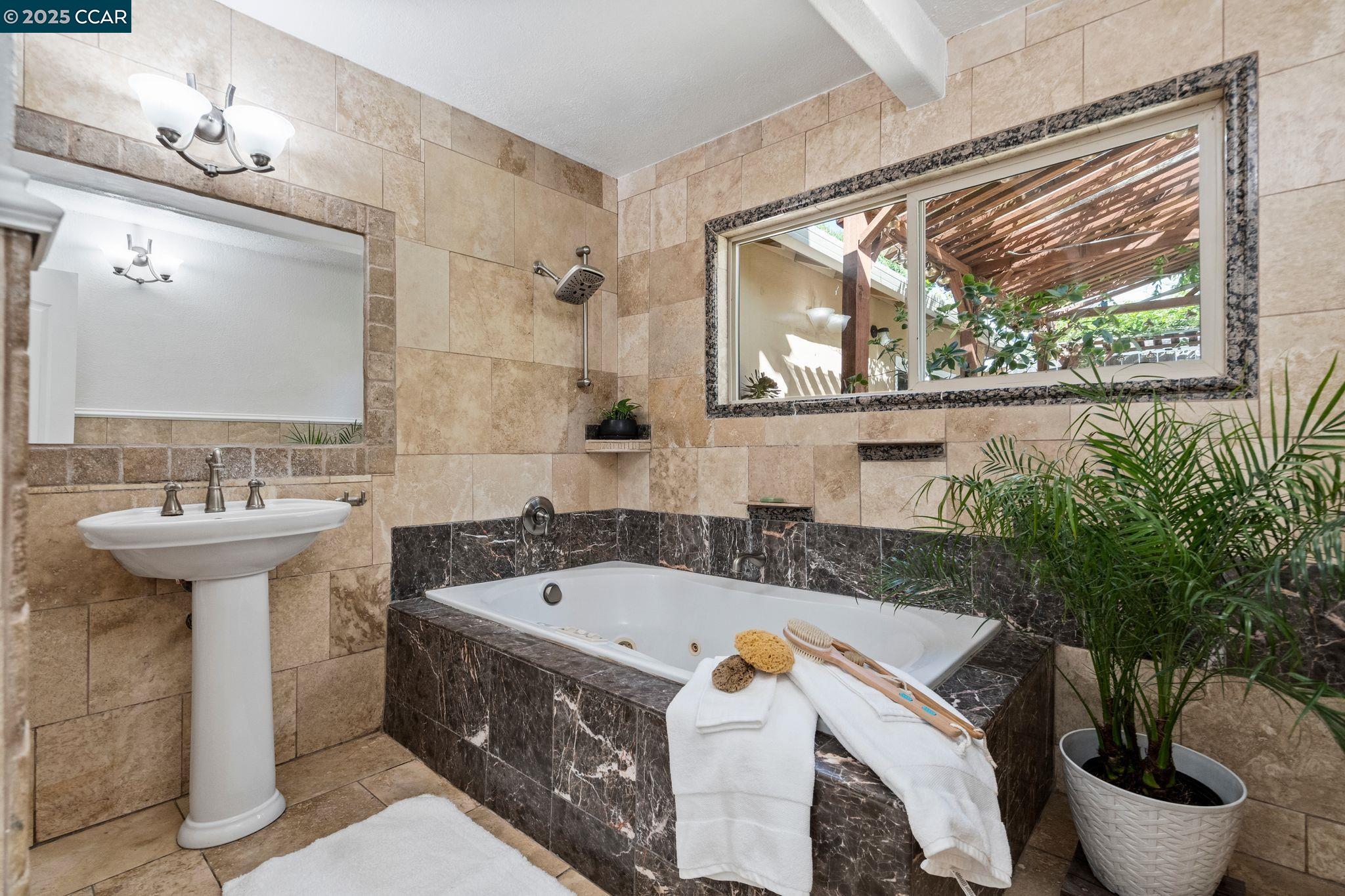 Detail Gallery Image 12 of 45 For 4218 Cobblestone Dr, Concord,  CA 94521 - 3 Beds | 2 Baths
