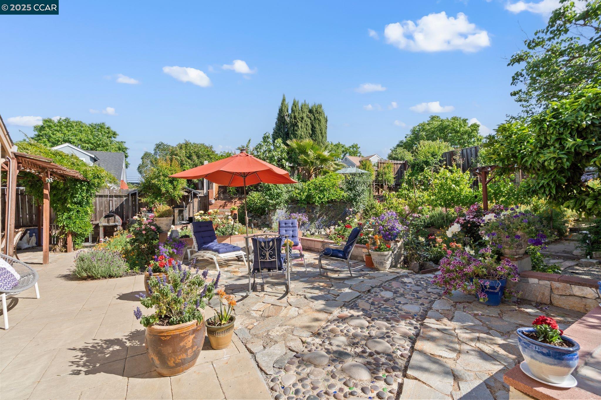 Detail Gallery Image 14 of 45 For 4218 Cobblestone Dr, Concord,  CA 94521 - 3 Beds | 2 Baths