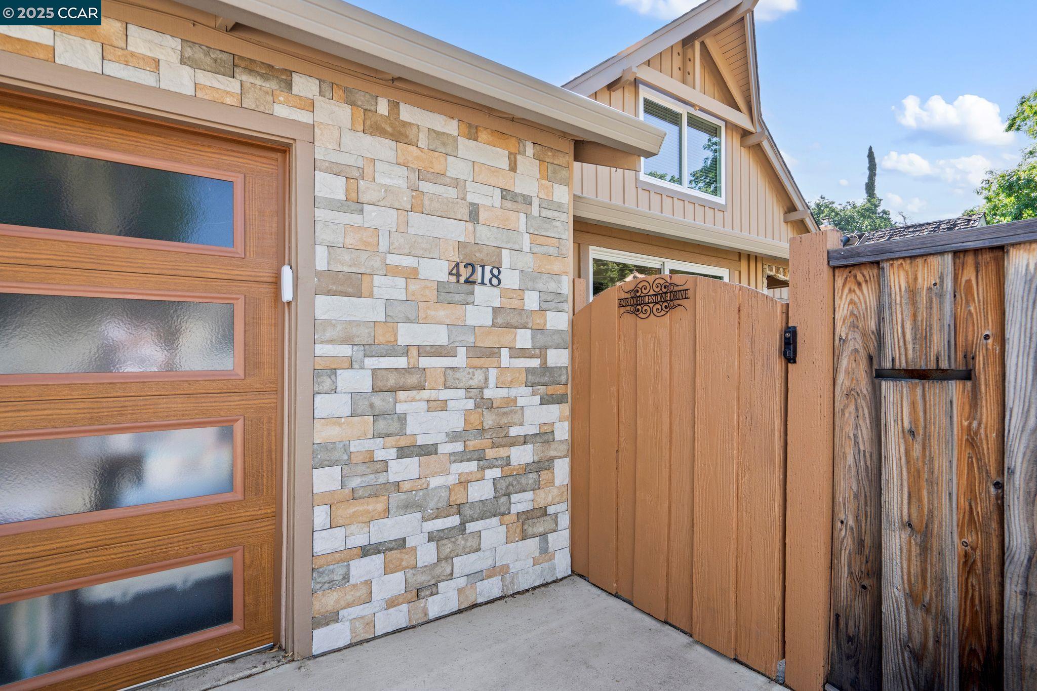Detail Gallery Image 3 of 45 For 4218 Cobblestone Dr, Concord,  CA 94521 - 3 Beds | 2 Baths