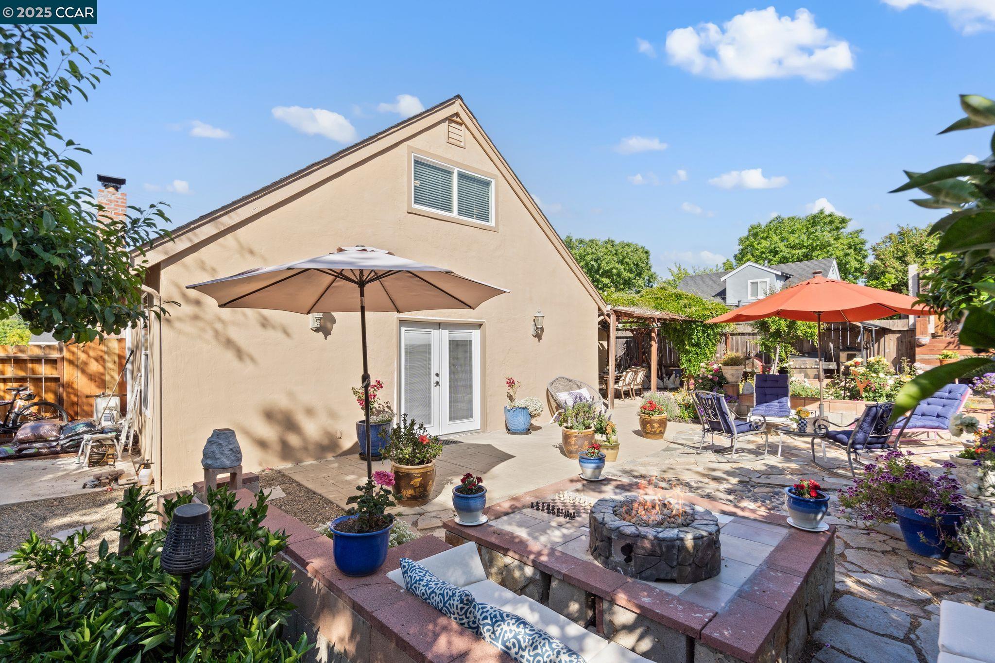 Detail Gallery Image 24 of 45 For 4218 Cobblestone Dr, Concord,  CA 94521 - 3 Beds | 2 Baths