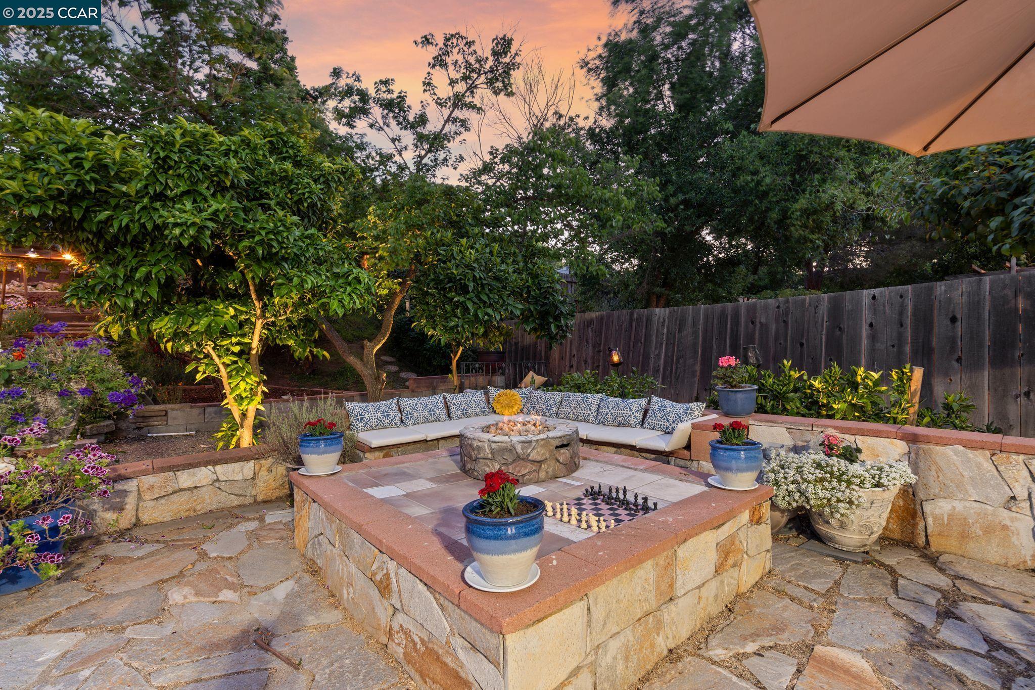 Detail Gallery Image 34 of 45 For 4218 Cobblestone Dr, Concord,  CA 94521 - 3 Beds | 2 Baths
