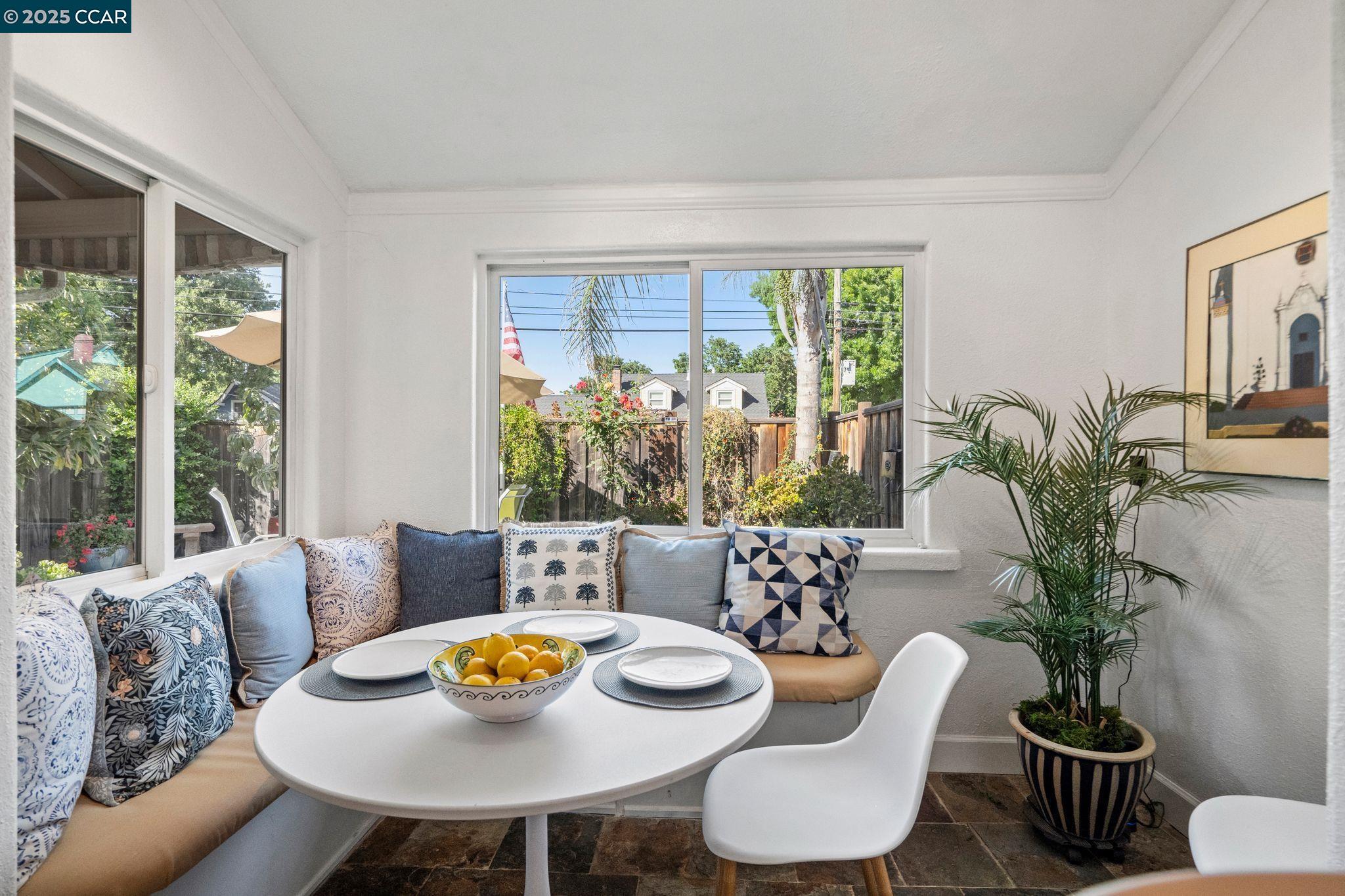 Detail Gallery Image 6 of 45 For 4218 Cobblestone Dr, Concord,  CA 94521 - 3 Beds | 2 Baths
