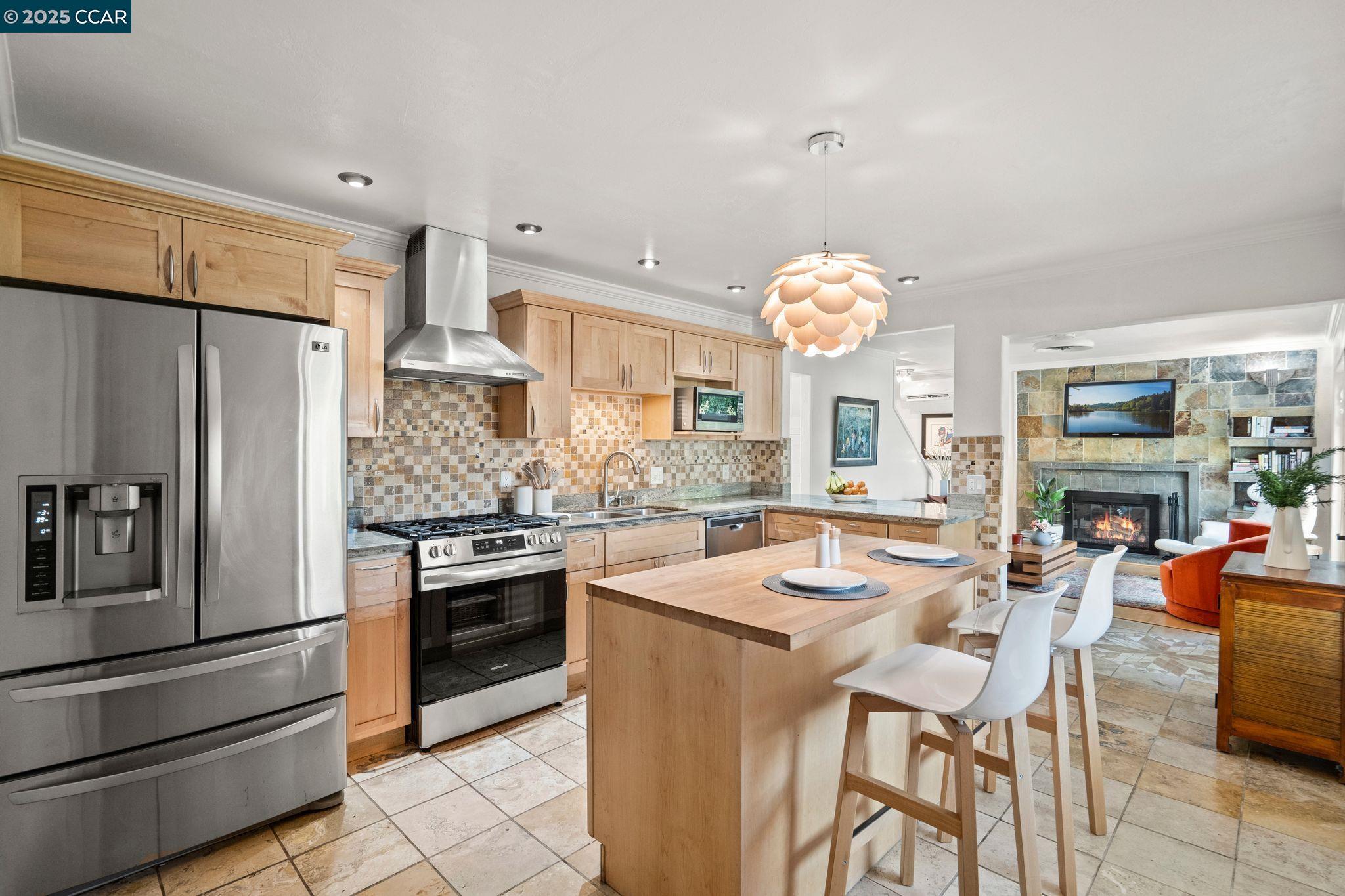Detail Gallery Image 8 of 45 For 4218 Cobblestone Dr, Concord,  CA 94521 - 3 Beds | 2 Baths