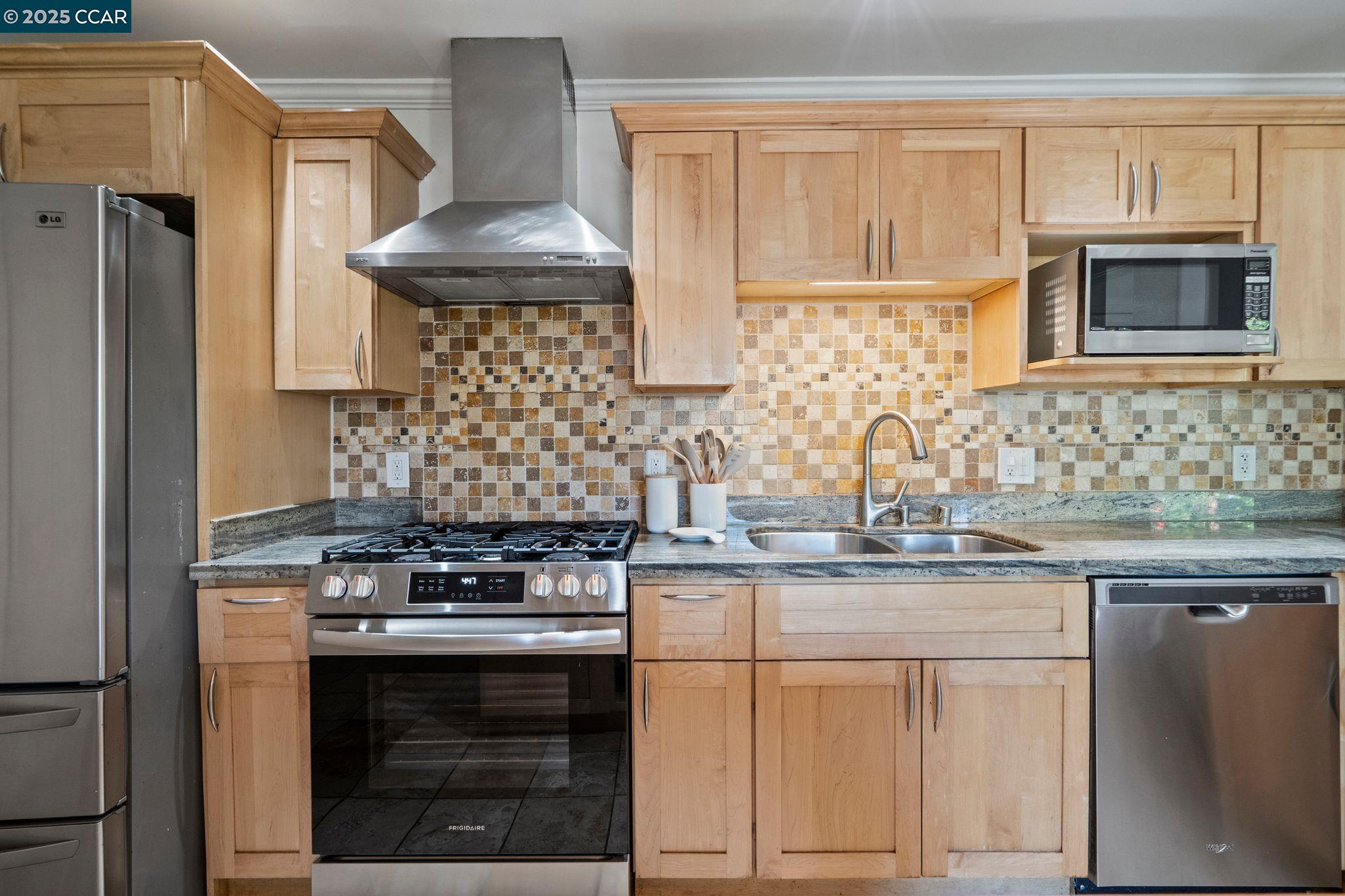 Detail Gallery Image 9 of 45 For 4218 Cobblestone Dr, Concord,  CA 94521 - 3 Beds | 2 Baths