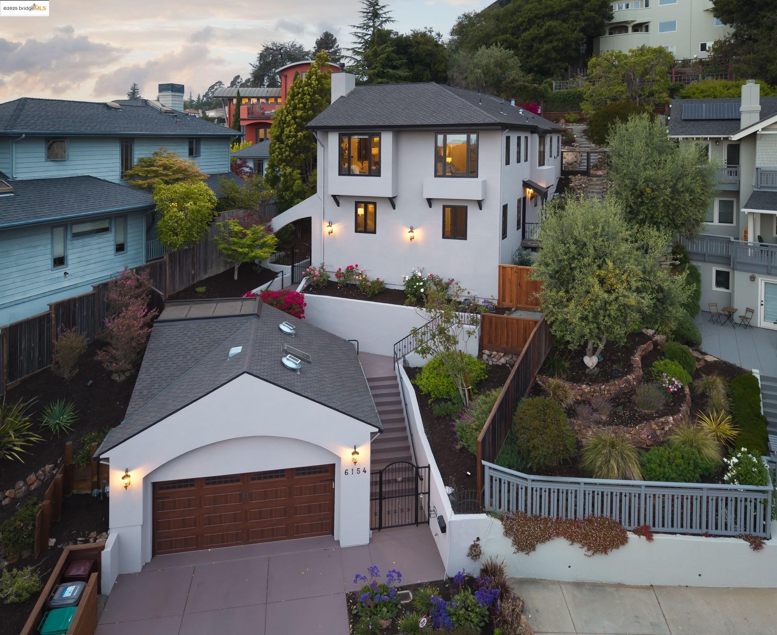 6154 Buena Vista Ave, Oakland, California 94618, 3 Bedrooms Bedrooms, 6 Rooms Rooms,2 BathroomsBathrooms,Residential,For Sale,6154 Buena Vista Ave,41096719