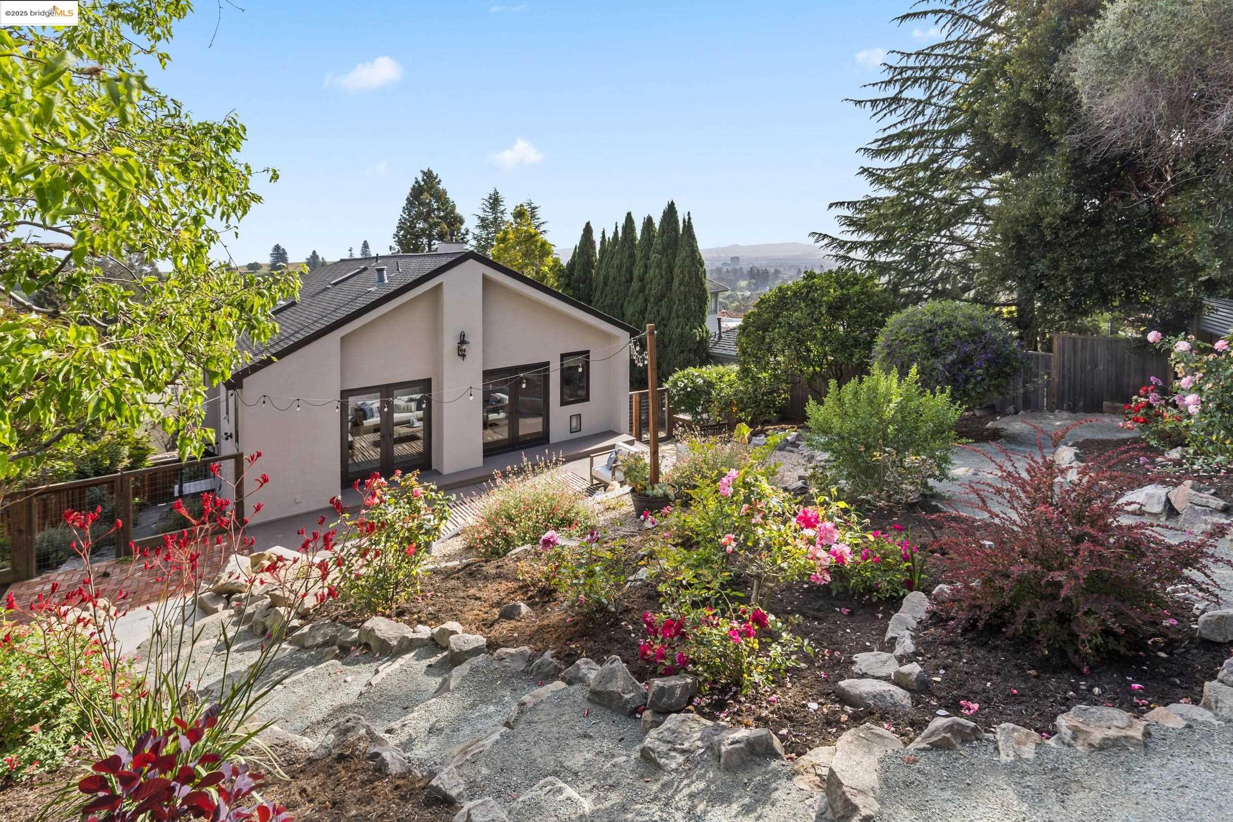 6154 Buena Vista Ave, Oakland, California 94618, 3 Bedrooms Bedrooms, 6 Rooms Rooms,2 BathroomsBathrooms,Residential,For Sale,6154 Buena Vista Ave,41096719