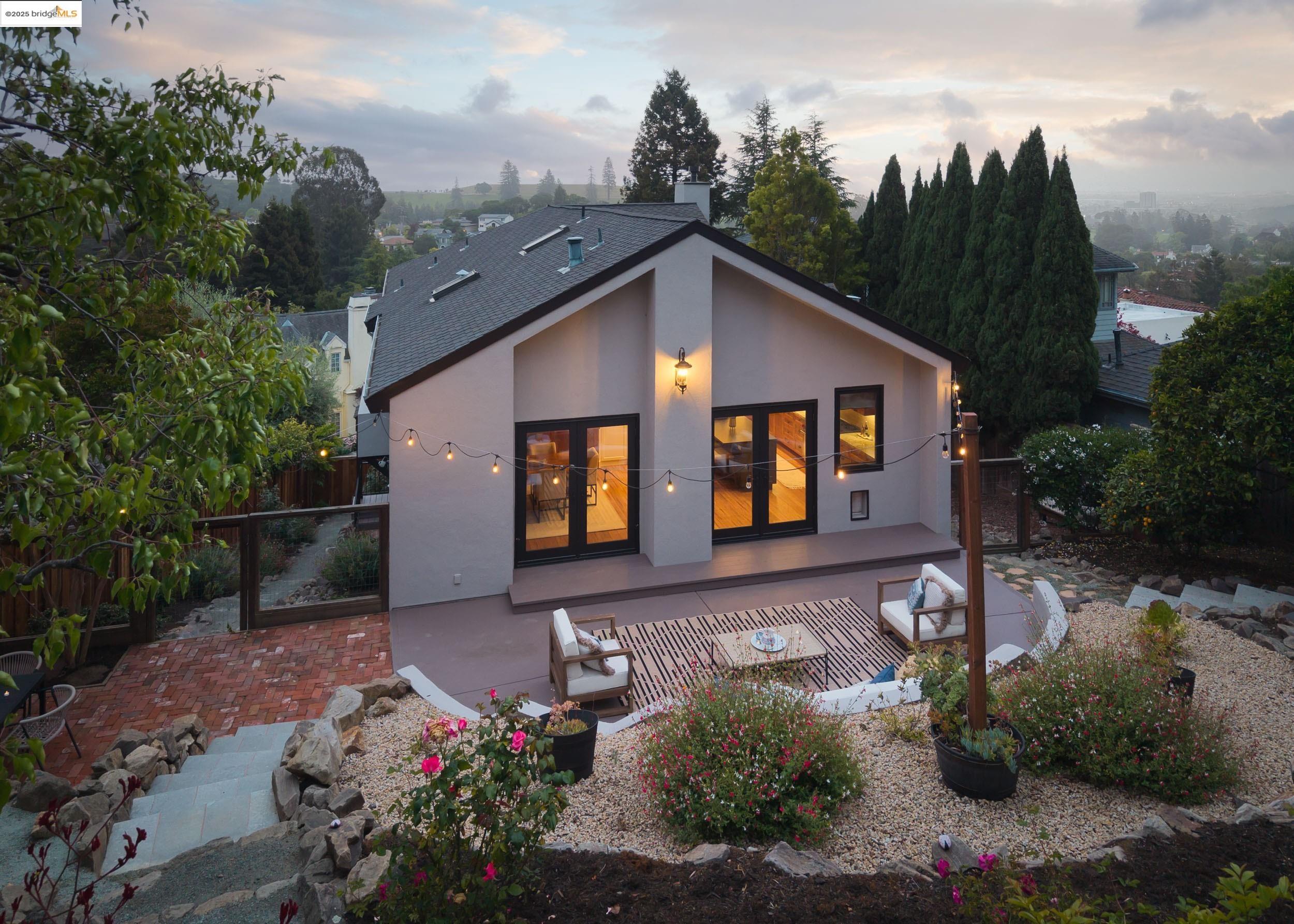 6154 Buena Vista Ave, Oakland, California 94618, 3 Bedrooms Bedrooms, 6 Rooms Rooms,2 BathroomsBathrooms,Residential,For Sale,6154 Buena Vista Ave,41096719