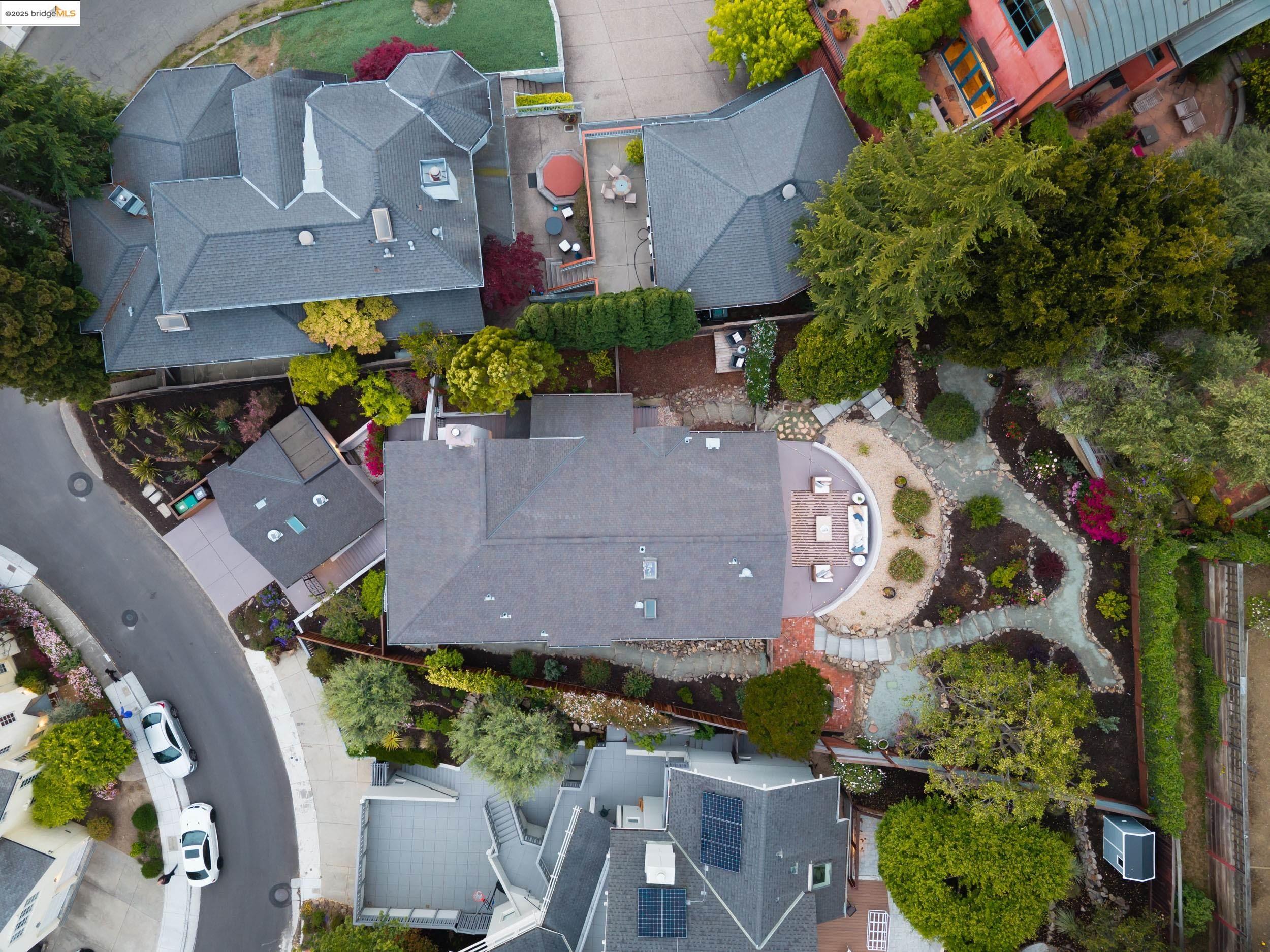 6154 Buena Vista Ave, Oakland, California 94618, 3 Bedrooms Bedrooms, 6 Rooms Rooms,2 BathroomsBathrooms,Residential,For Sale,6154 Buena Vista Ave,41096719