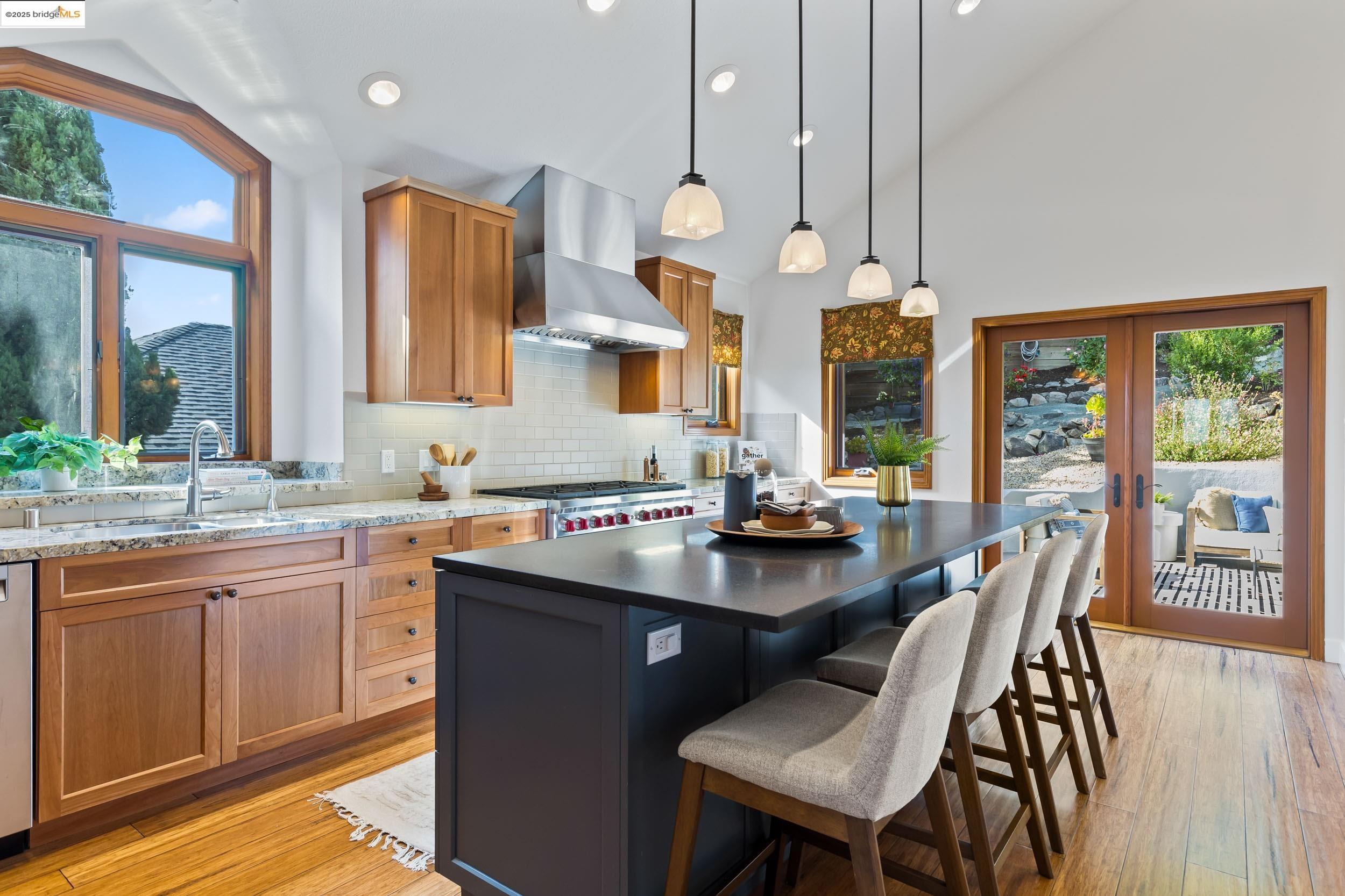6154 Buena Vista Ave, Oakland, California 94618, 3 Bedrooms Bedrooms, 6 Rooms Rooms,2 BathroomsBathrooms,Residential,For Sale,6154 Buena Vista Ave,41096719