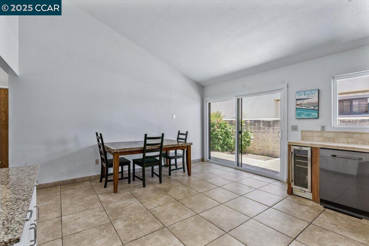 Detail Gallery Image 12 of 23 For 1360 Laurel Ln #7,  San Luis Obispo,  CA 93401 - 3 Beds | 2 Baths