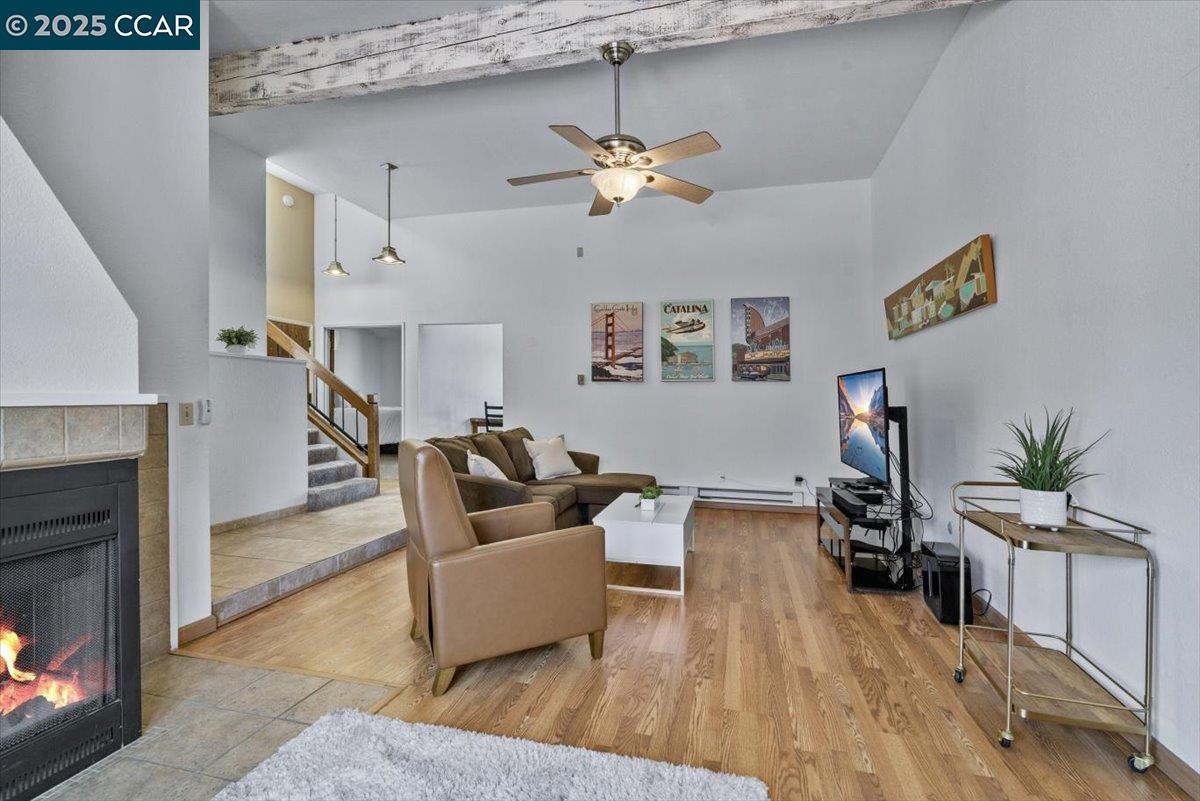 Detail Gallery Image 9 of 23 For 1360 Laurel Ln #7,  San Luis Obispo,  CA 93401 - 3 Beds | 2 Baths