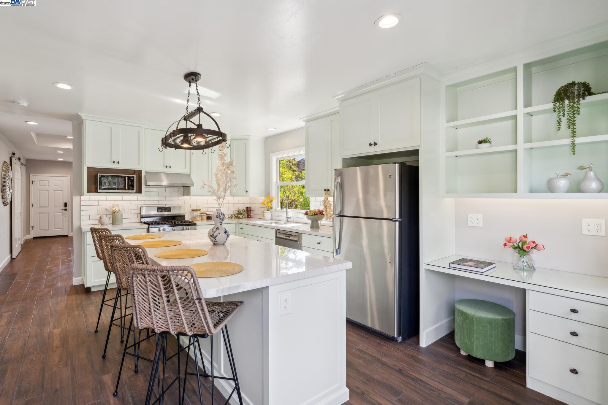935 Lincoln Ave, Alameda, California 94501, ,Residential Income,For Sale,935 Lincoln Ave,41096722