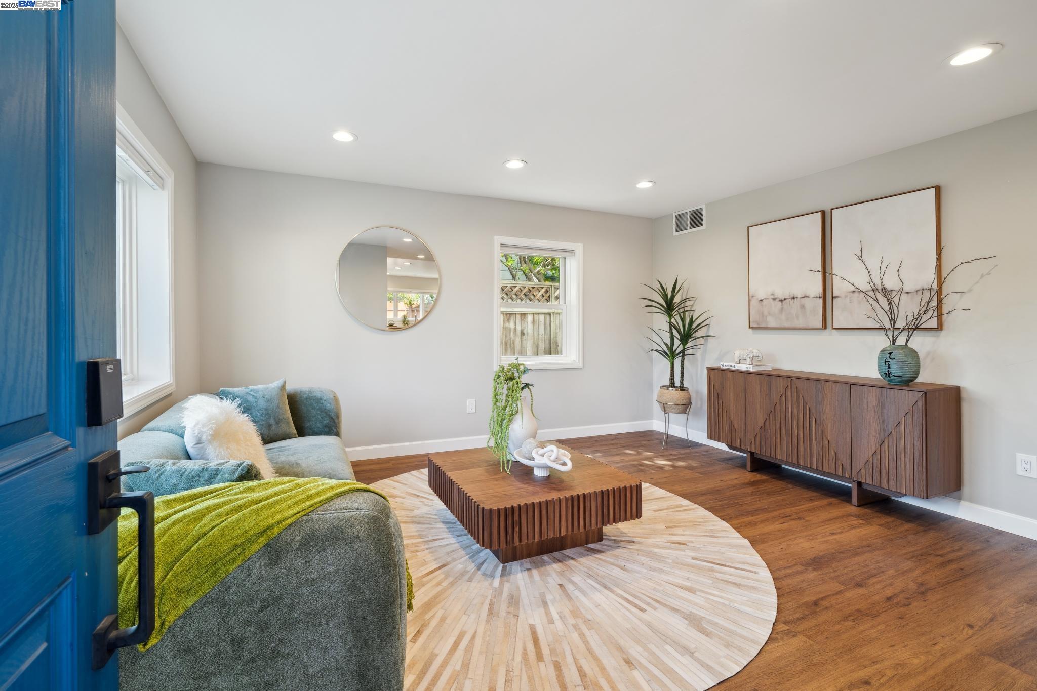 935 Lincoln Ave, Alameda, California 94501, ,Residential Income,For Sale,935 Lincoln Ave,41096722