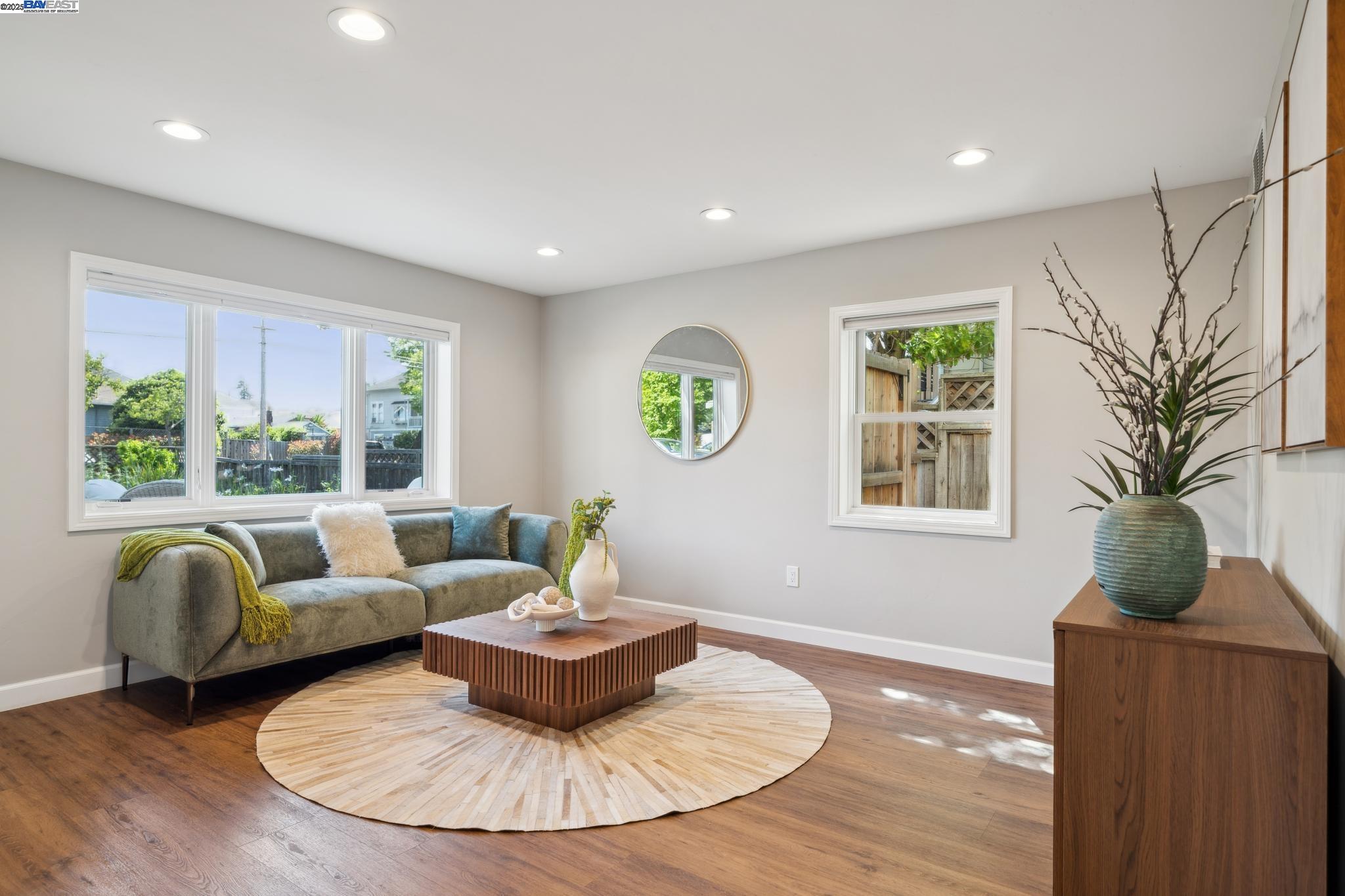 935 Lincoln Ave, Alameda, California 94501, ,Residential Income,For Sale,935 Lincoln Ave,41096722