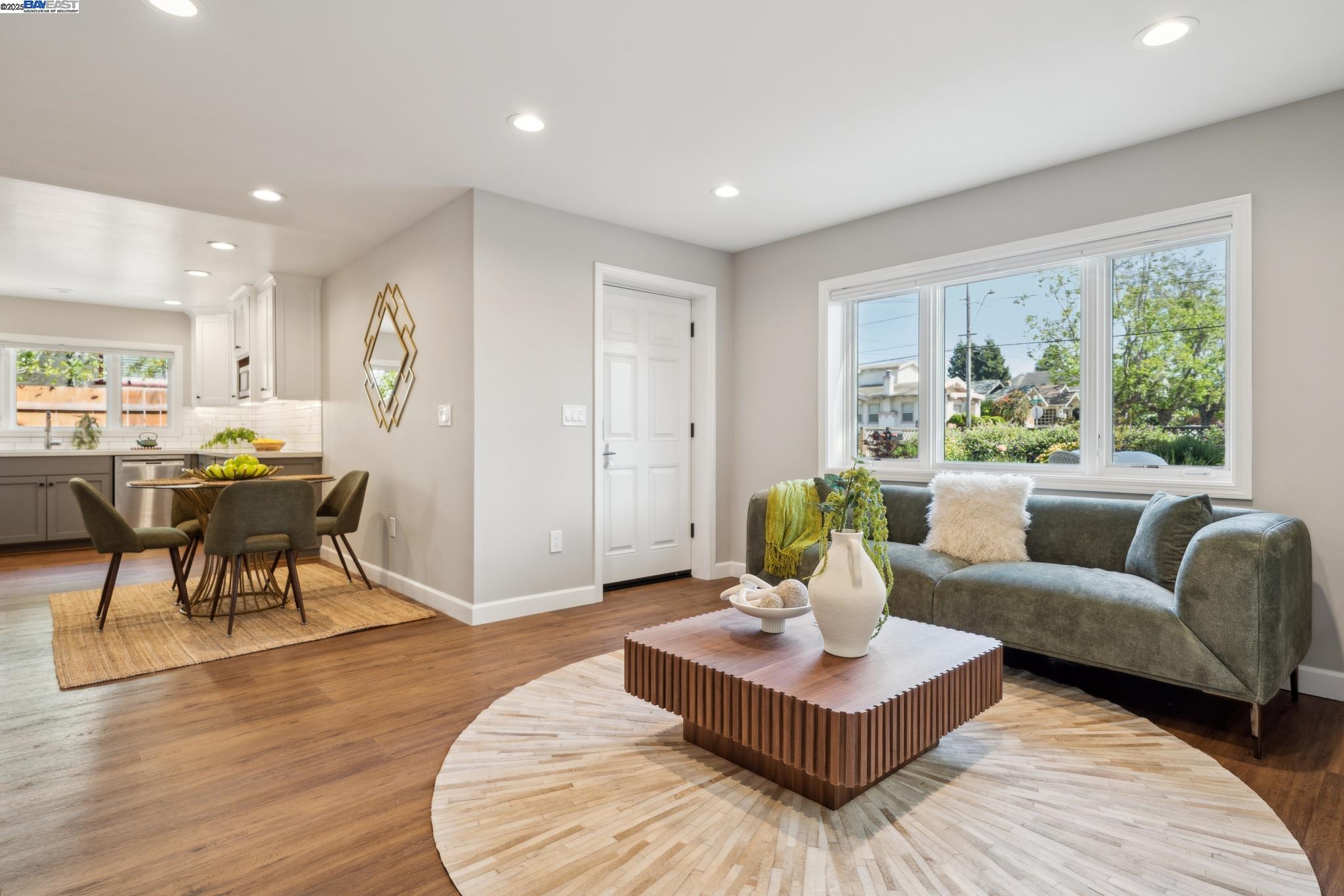 935 Lincoln Ave, Alameda, California 94501, ,Residential Income,For Sale,935 Lincoln Ave,41096722