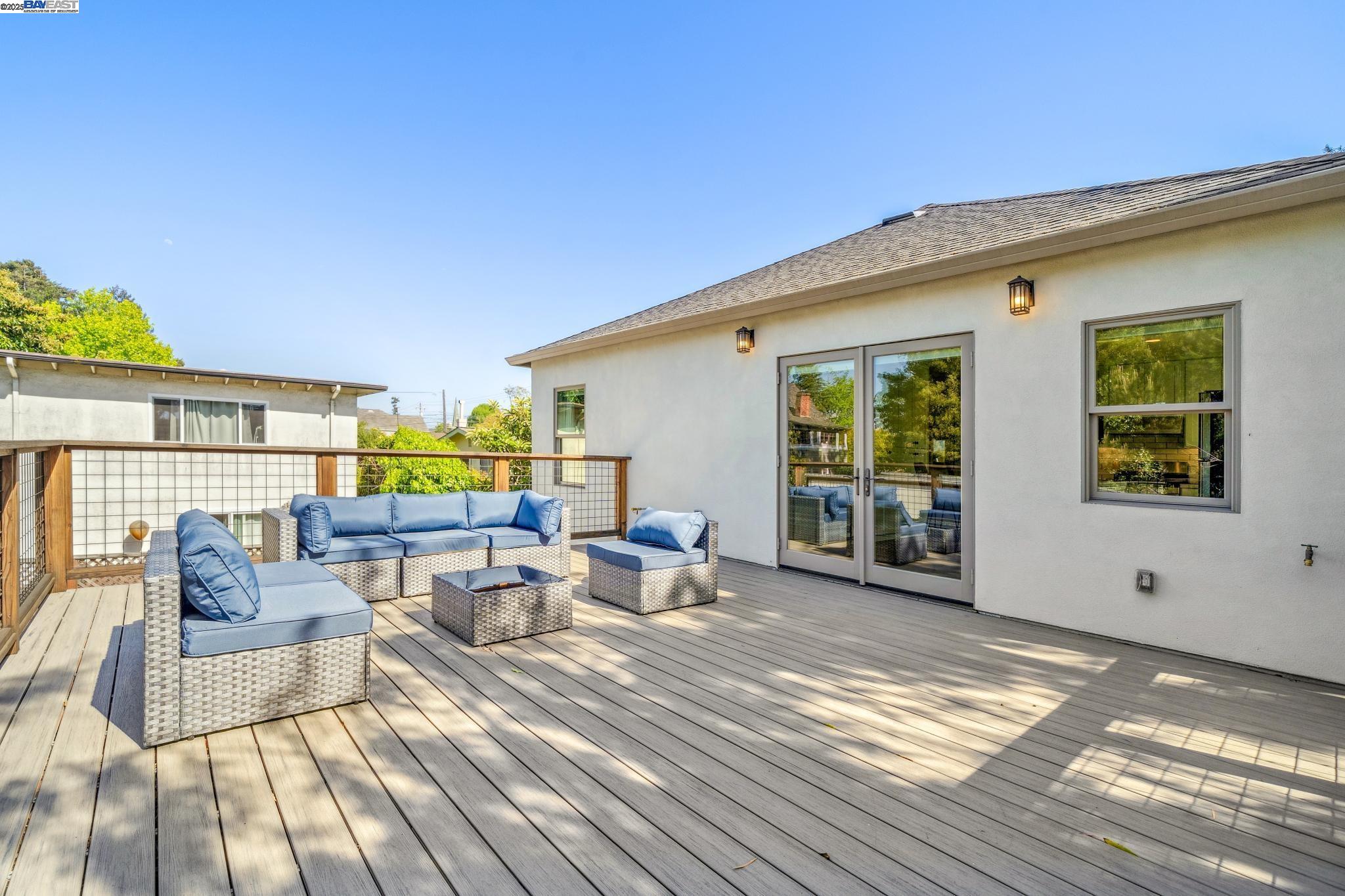 935 Lincoln Ave, Alameda, California 94501, ,Residential Income,For Sale,935 Lincoln Ave,41096722