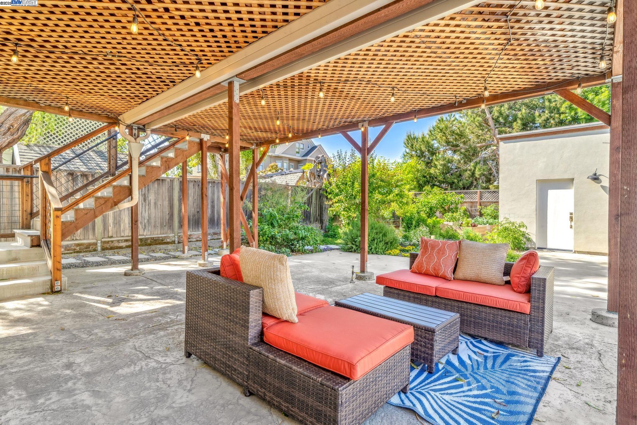935 Lincoln Ave, Alameda, California 94501, ,Residential Income,For Sale,935 Lincoln Ave,41096722