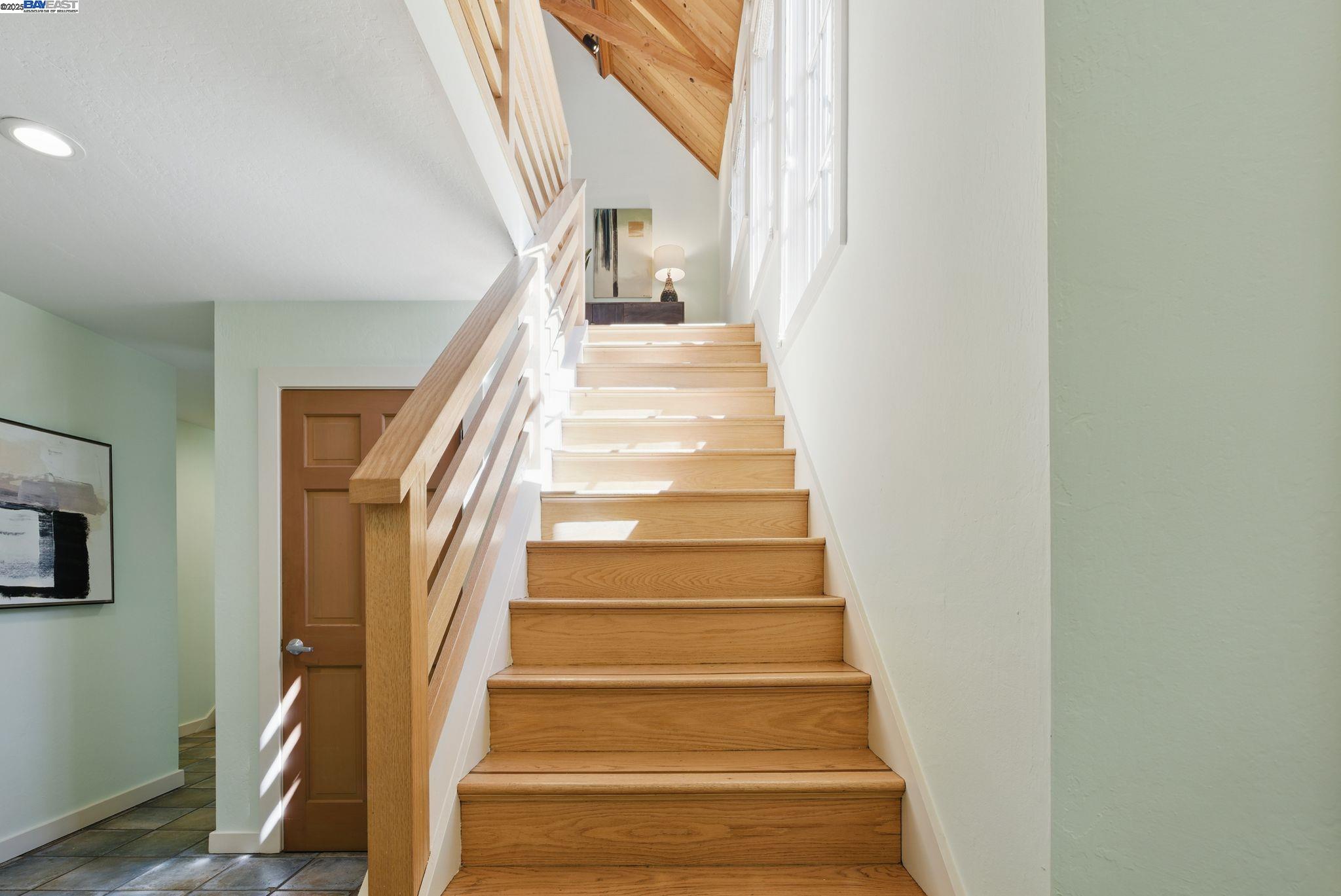 Detail Gallery Image 19 of 59 For 7380 Claremont Ave, Berkeley,  CA 94705 - 3 Beds | 2/1 Baths