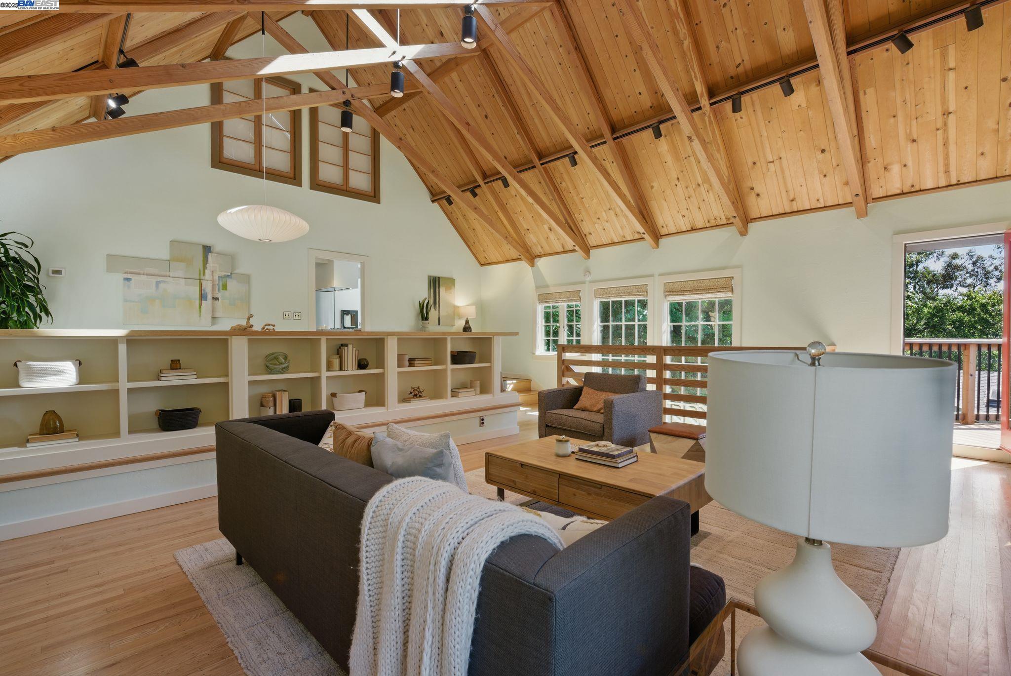 Detail Gallery Image 23 of 59 For 7380 Claremont Ave, Berkeley,  CA 94705 - 3 Beds | 2/1 Baths