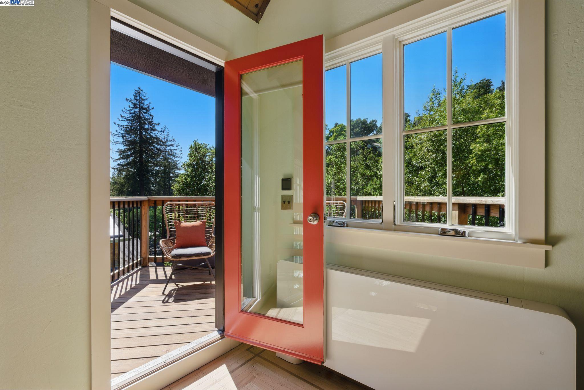Detail Gallery Image 25 of 59 For 7380 Claremont Ave, Berkeley,  CA 94705 - 3 Beds | 2/1 Baths