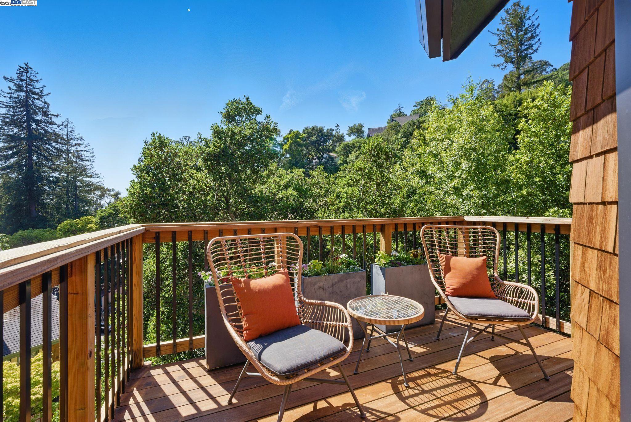 Detail Gallery Image 26 of 59 For 7380 Claremont Ave, Berkeley,  CA 94705 - 3 Beds | 2/1 Baths