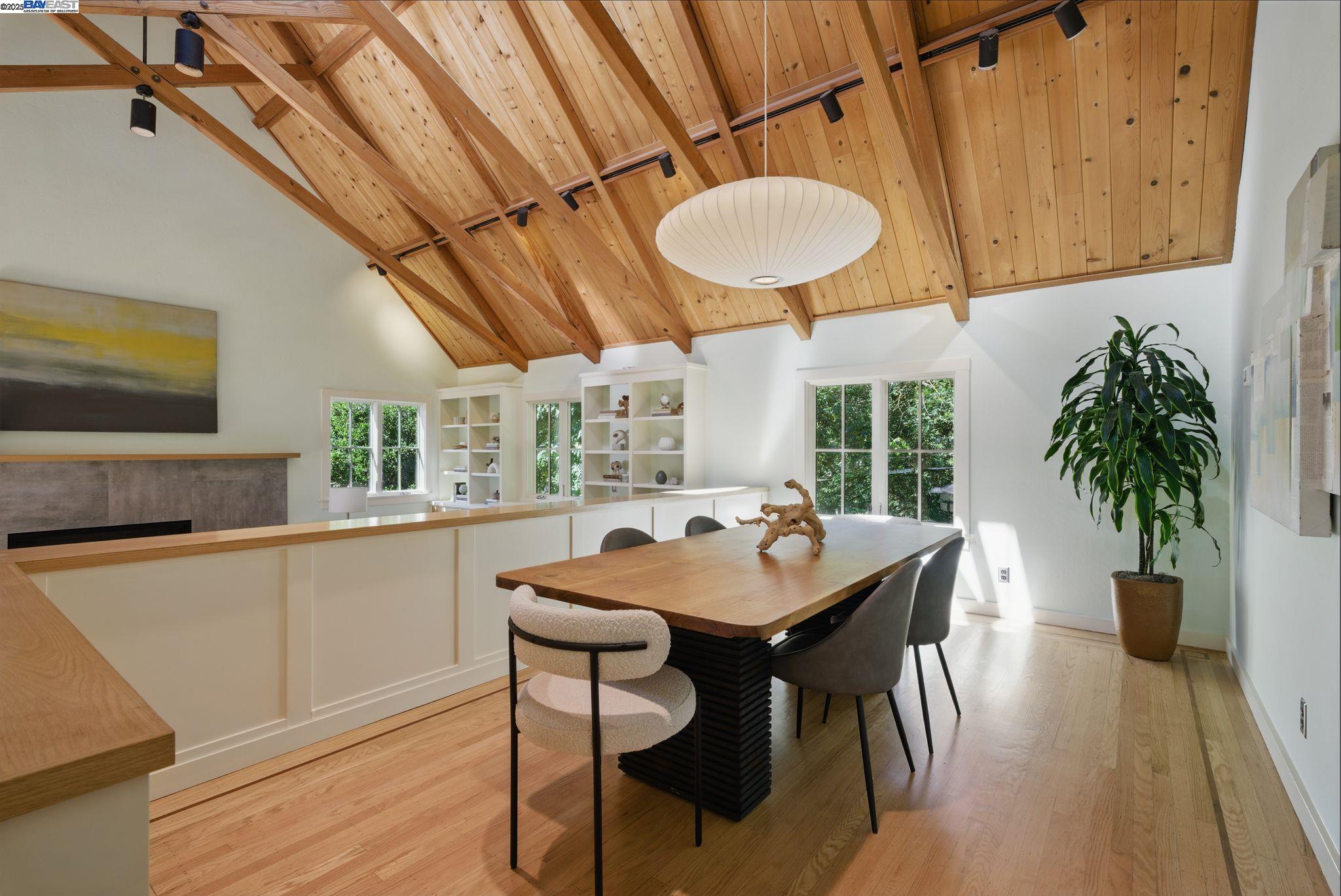 Detail Gallery Image 28 of 59 For 7380 Claremont Ave, Berkeley,  CA 94705 - 3 Beds | 2/1 Baths