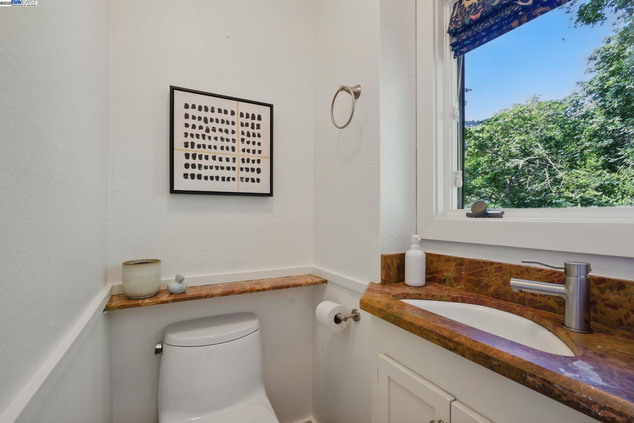 Detail Gallery Image 40 of 59 For 7380 Claremont Ave, Berkeley,  CA 94705 - 3 Beds | 2/1 Baths