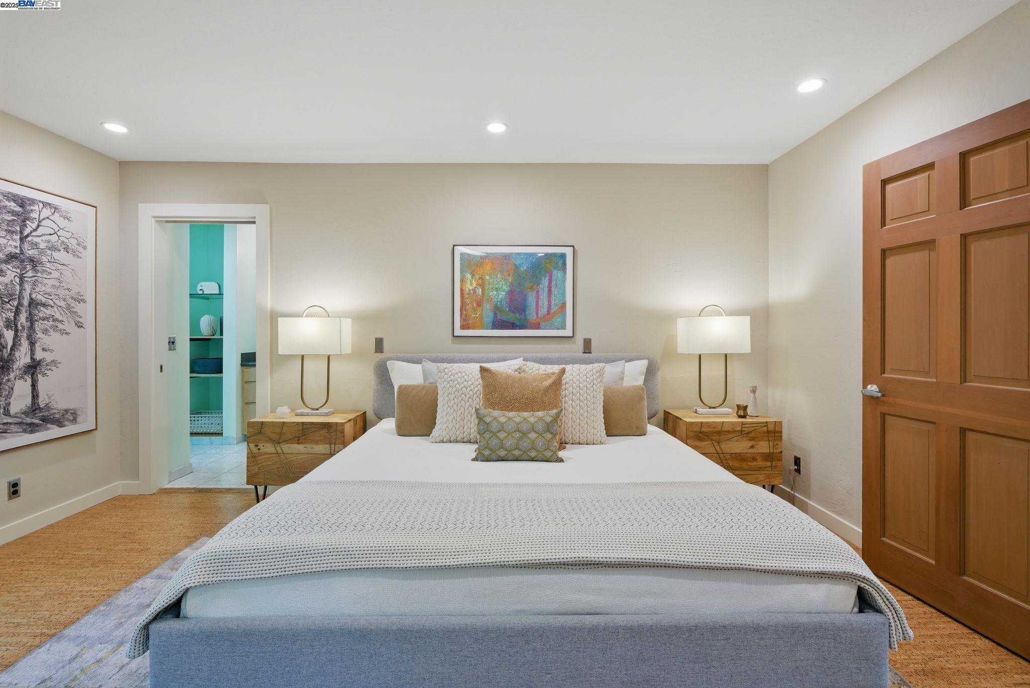 Detail Gallery Image 5 of 59 For 7380 Claremont Ave, Berkeley,  CA 94705 - 3 Beds | 2/1 Baths