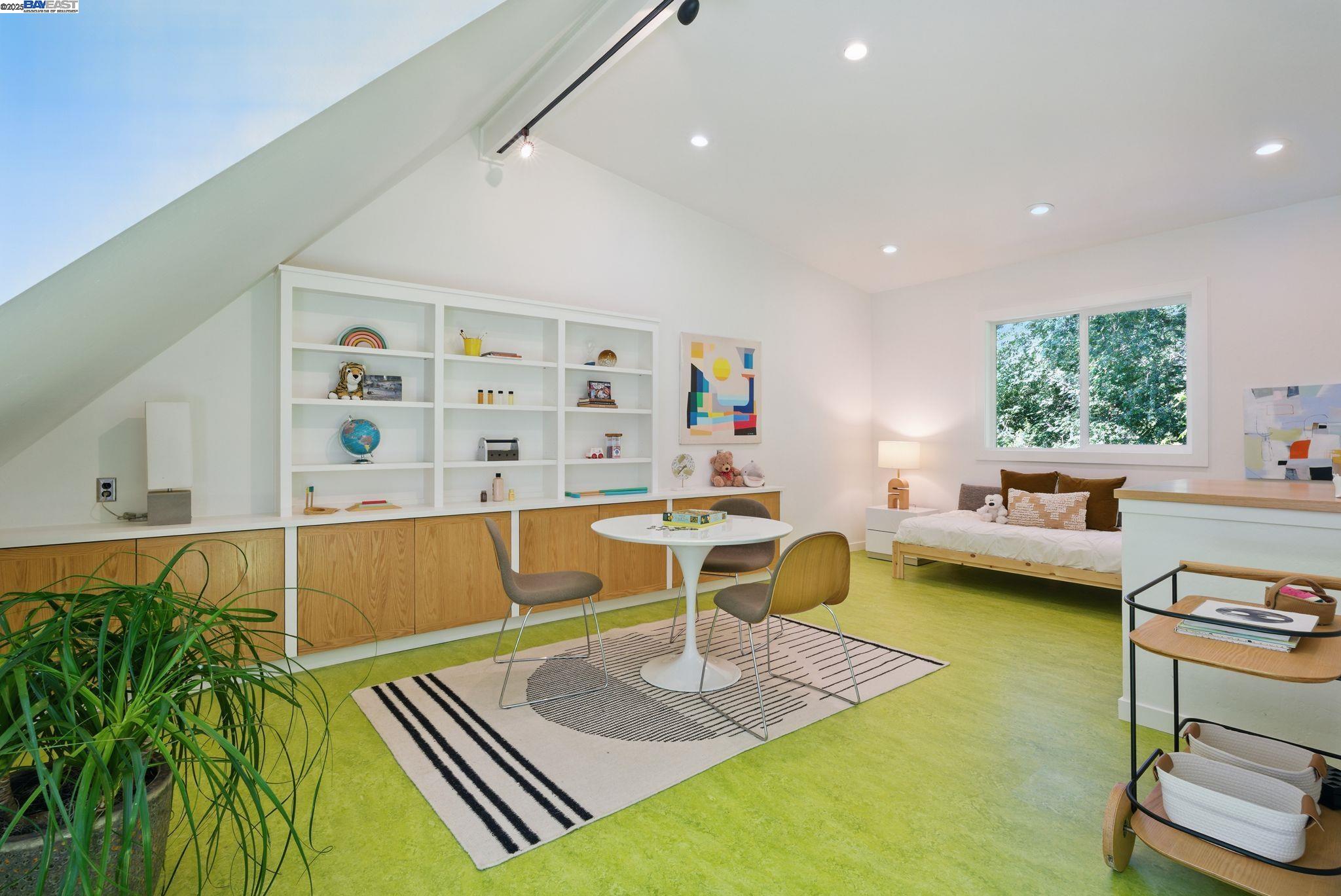 Detail Gallery Image 42 of 59 For 7380 Claremont Ave, Berkeley,  CA 94705 - 3 Beds | 2/1 Baths