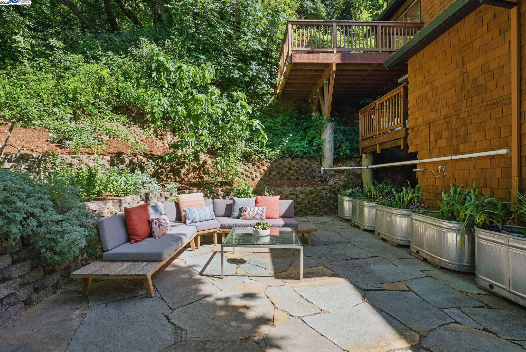 Detail Gallery Image 47 of 59 For 7380 Claremont Ave, Berkeley,  CA 94705 - 3 Beds | 2/1 Baths