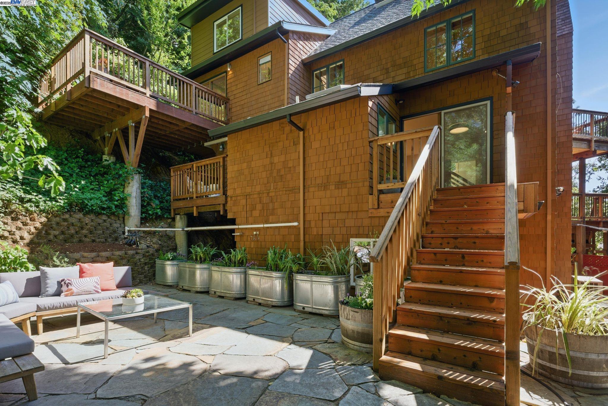 Detail Gallery Image 48 of 59 For 7380 Claremont Ave, Berkeley,  CA 94705 - 3 Beds | 2/1 Baths