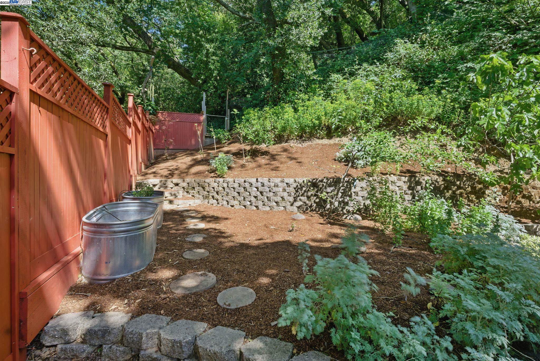 Detail Gallery Image 50 of 59 For 7380 Claremont Ave, Berkeley,  CA 94705 - 3 Beds | 2/1 Baths