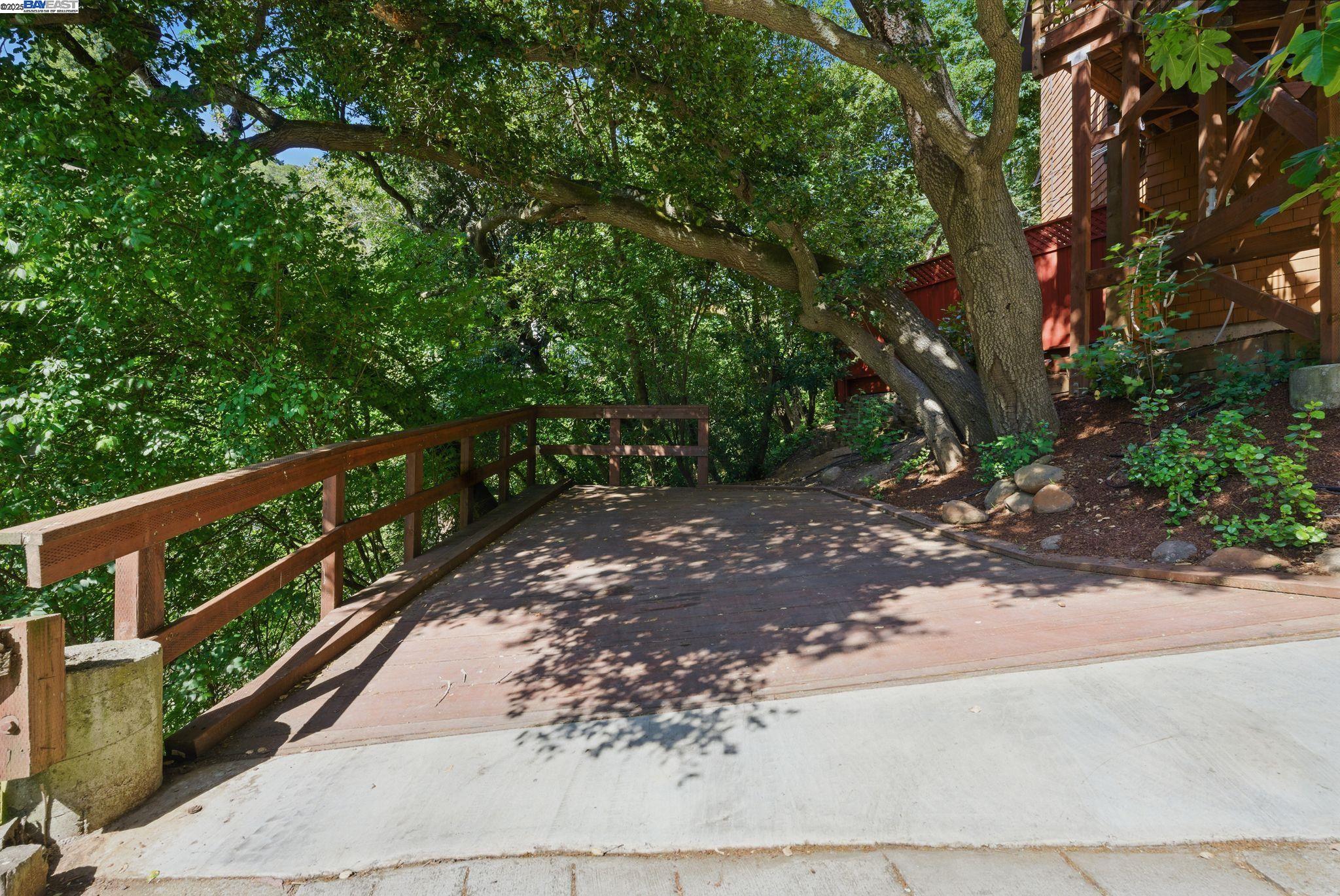 Detail Gallery Image 52 of 59 For 7380 Claremont Ave, Berkeley,  CA 94705 - 3 Beds | 2/1 Baths