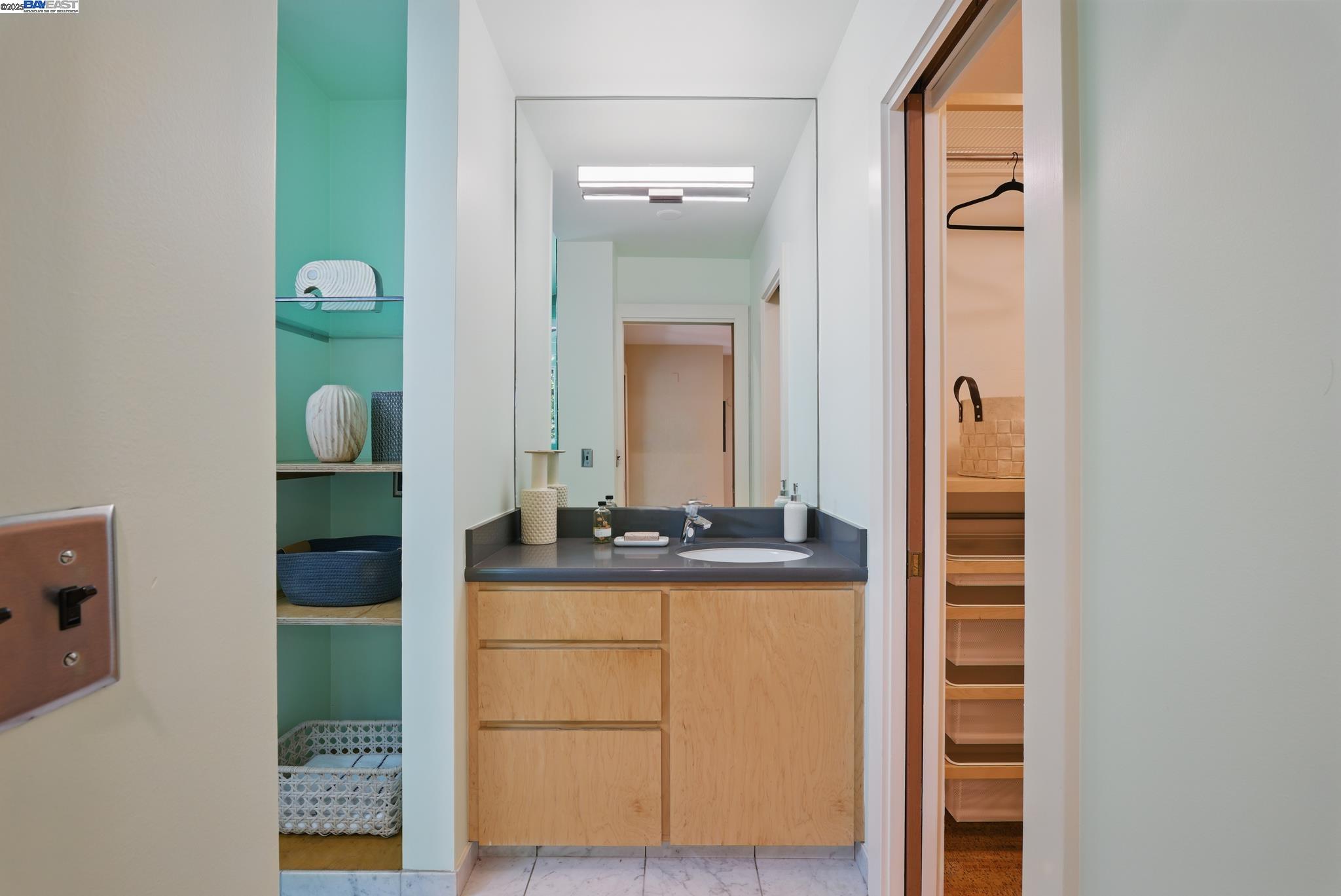 Detail Gallery Image 7 of 59 For 7380 Claremont Ave, Berkeley,  CA 94705 - 3 Beds | 2/1 Baths