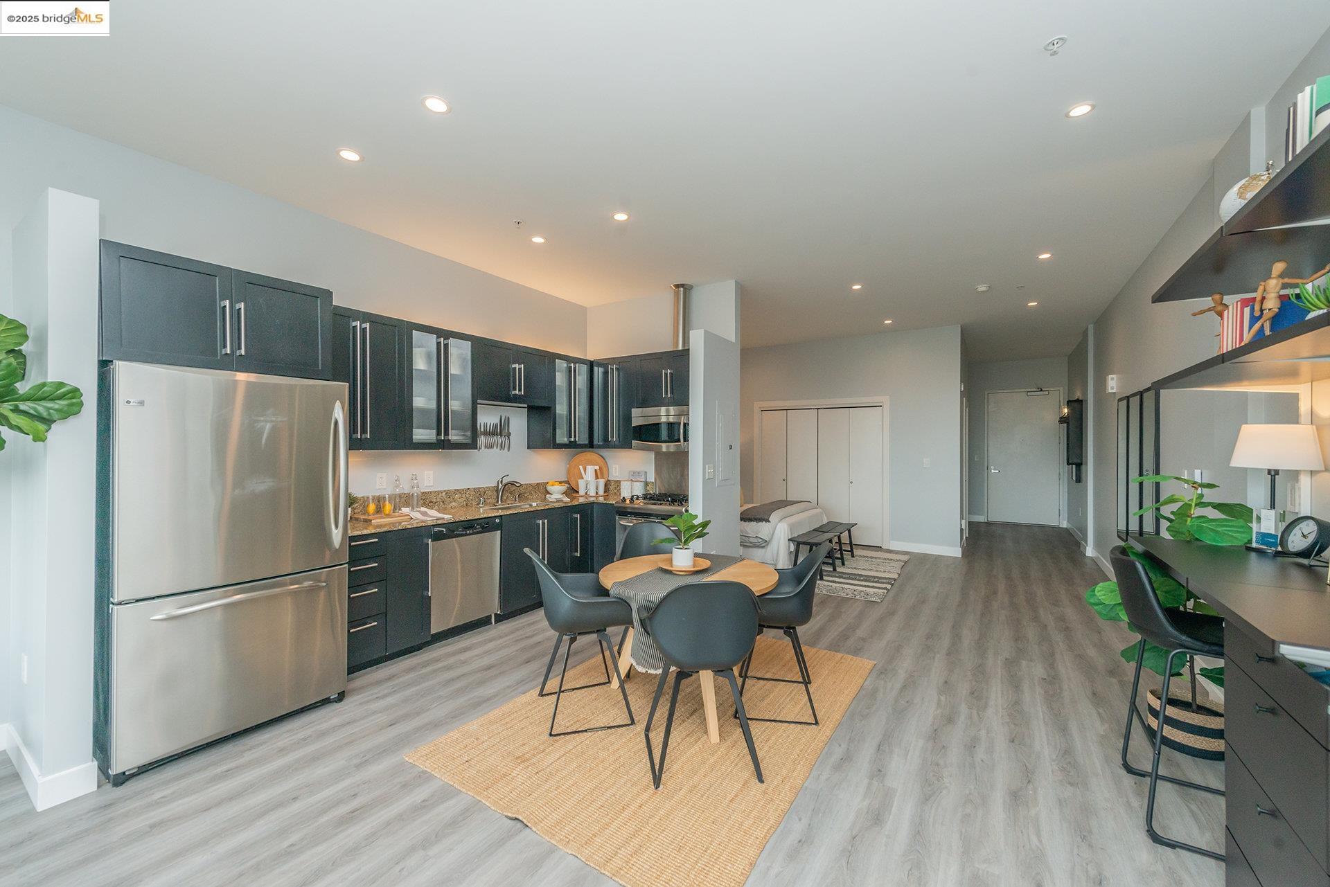 1001 46Th St # 220, Emeryville, California 94608, 1 Bedroom Bedrooms, 3 Rooms Rooms,1 BathroomBathrooms,Residential,For Sale,1001 46Th St # 220,41096729