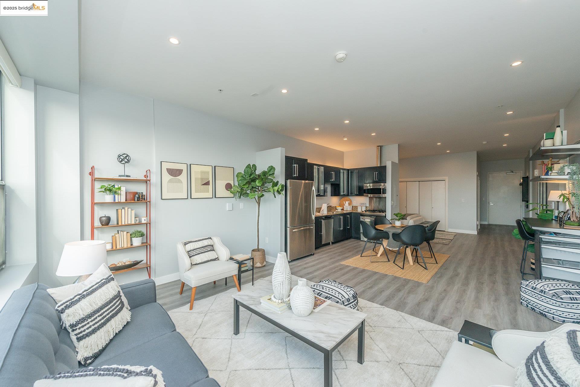 1001 46Th St # 220, Emeryville, California 94608, 1 Bedroom Bedrooms, 3 Rooms Rooms,1 BathroomBathrooms,Residential,For Sale,1001 46Th St # 220,41096729