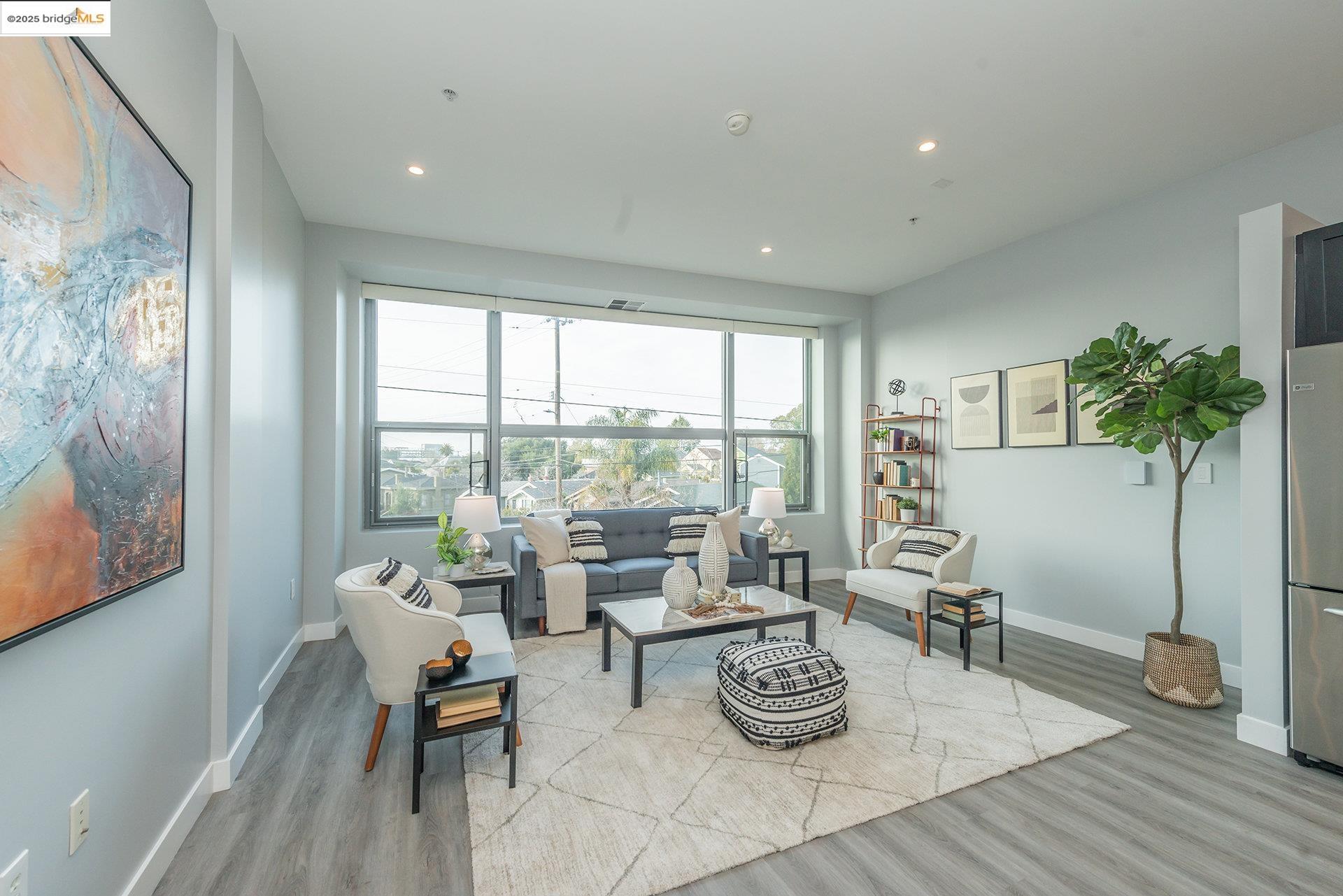 1001 46Th St # 220, Emeryville, California 94608, 1 Bedroom Bedrooms, 3 Rooms Rooms,1 BathroomBathrooms,Residential,For Sale,1001 46Th St # 220,41096729