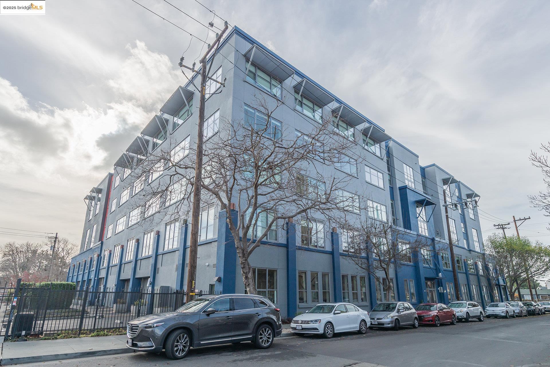 1001 46Th St # 220, Emeryville, California 94608, 1 Bedroom Bedrooms, 3 Rooms Rooms,1 BathroomBathrooms,Residential,For Sale,1001 46Th St # 220,41096729