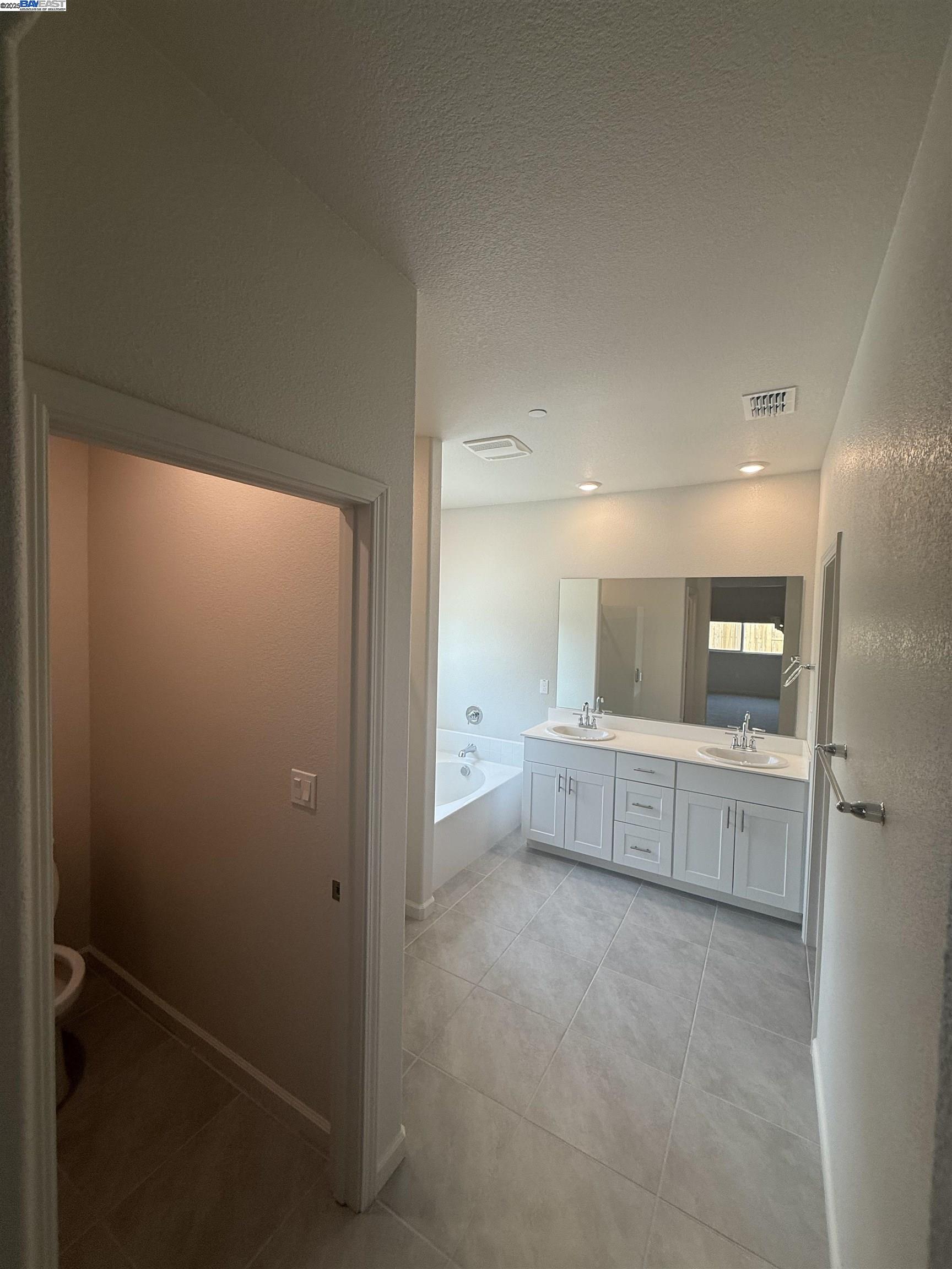 745 Daybreak Dr, Dixon, California 95620, 4 Bedrooms Bedrooms, ,3 BathroomsBathrooms,Residential Lease,For Rent,745 Daybreak Dr,41096730