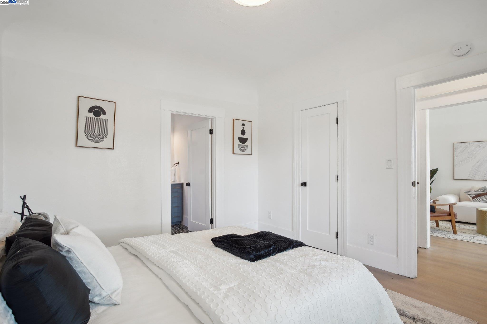 1834 8Th St, Alameda, California 94501, 2 Bedrooms Bedrooms, 5 Rooms Rooms,2 BathroomsBathrooms,Residential,For Sale,1834 8Th St,41096731