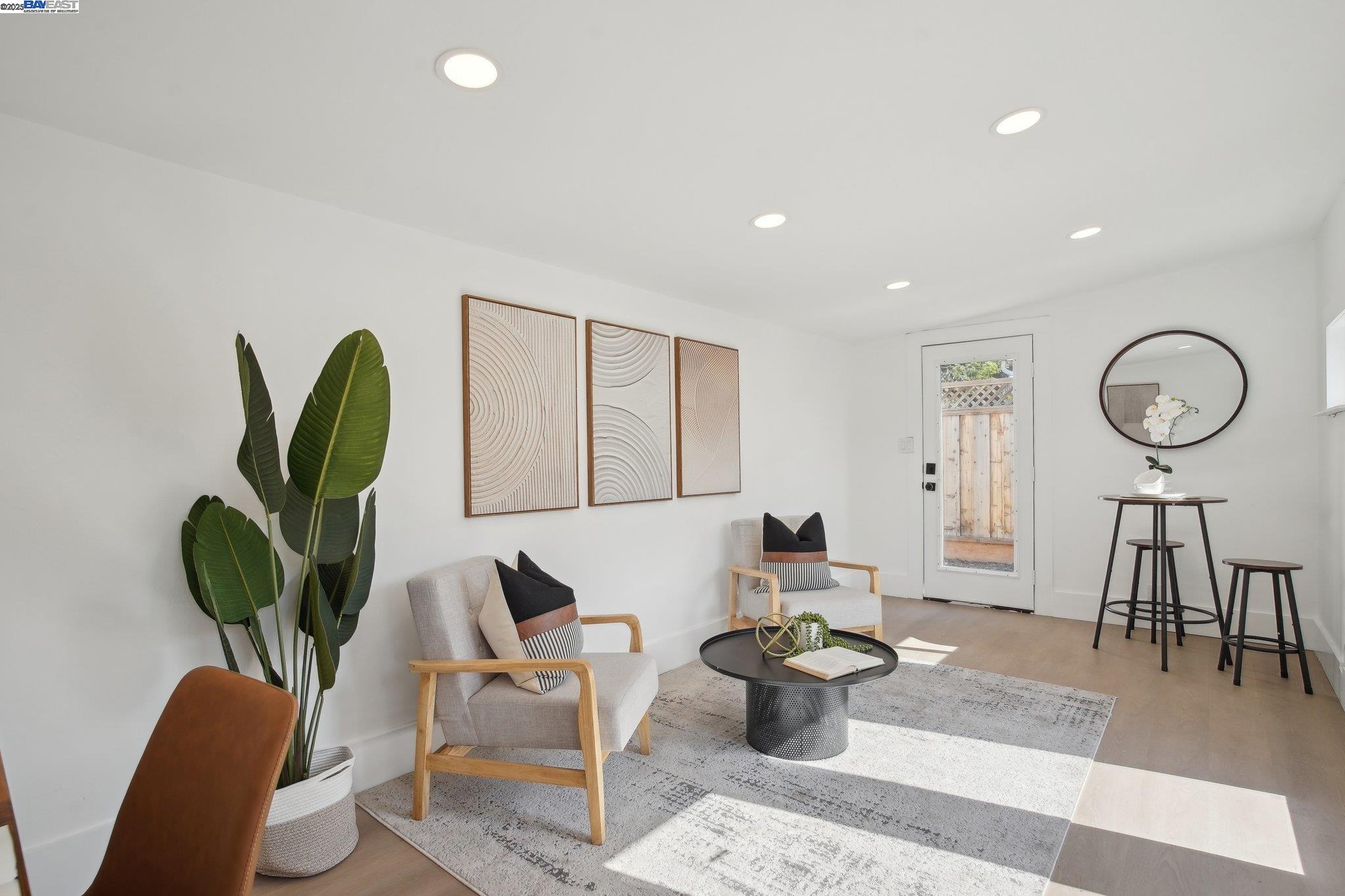 1834 8Th St, Alameda, California 94501, 2 Bedrooms Bedrooms, 5 Rooms Rooms,2 BathroomsBathrooms,Residential,For Sale,1834 8Th St,41096731