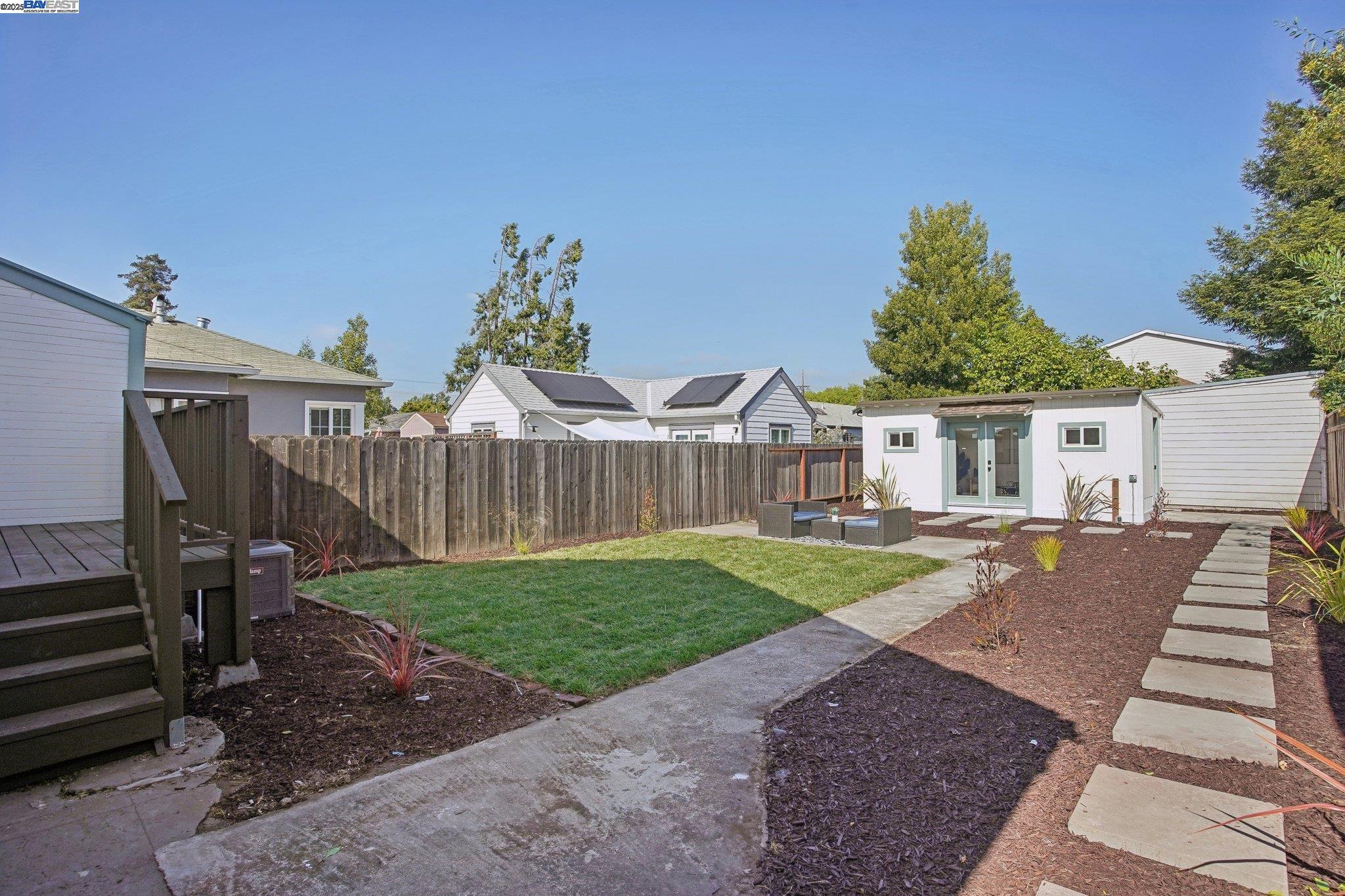 1834 8Th St, Alameda, California 94501, 2 Bedrooms Bedrooms, 5 Rooms Rooms,2 BathroomsBathrooms,Residential,For Sale,1834 8Th St,41096731