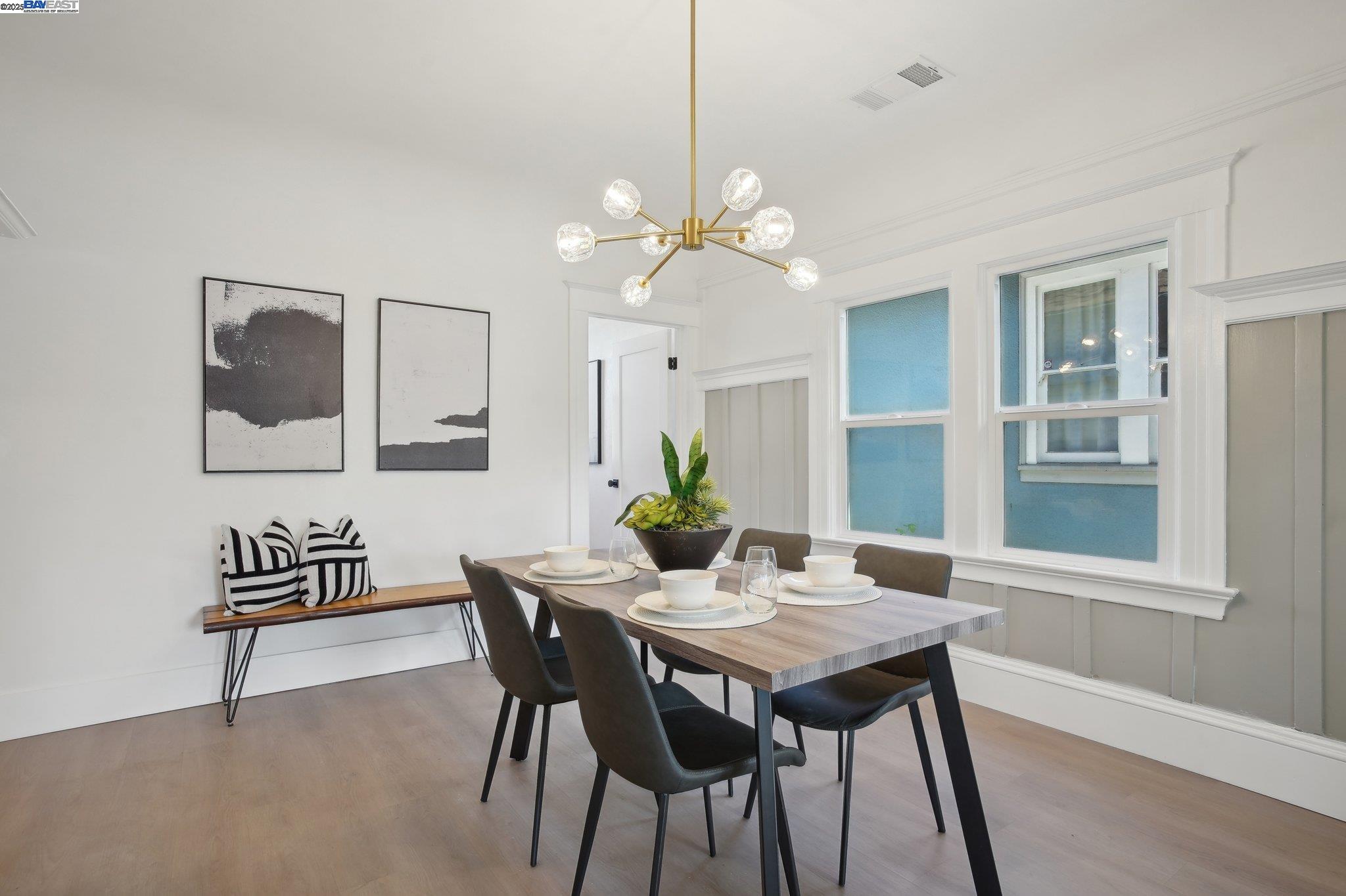 1834 8Th St, Alameda, California 94501, 2 Bedrooms Bedrooms, 5 Rooms Rooms,2 BathroomsBathrooms,Residential,For Sale,1834 8Th St,41096731