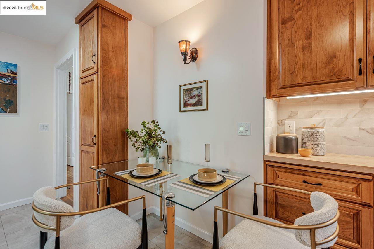 Detail Gallery Image 11 of 39 For 4373 Rettig, Oakland,  CA 94602-3511 - 2 Beds | 2 Baths